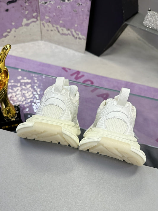3XL SNEAKER IN WHITE MESH AND POLYURETHANE - 35