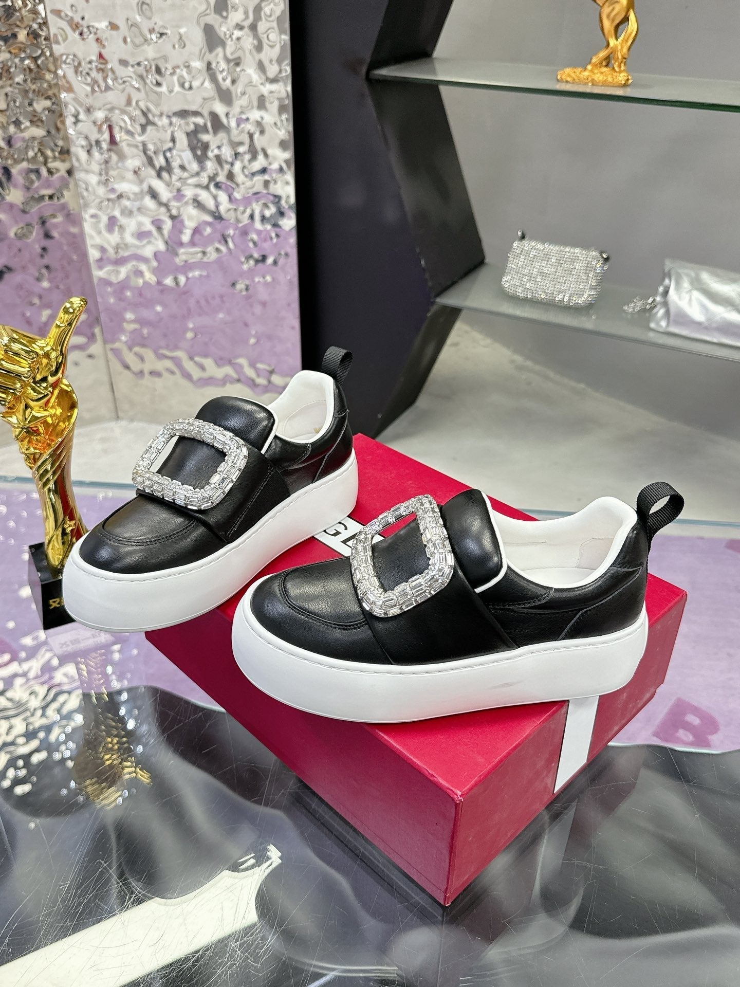 VIV' UP SNEAKERS IN BLACK CALFSKIN - 34