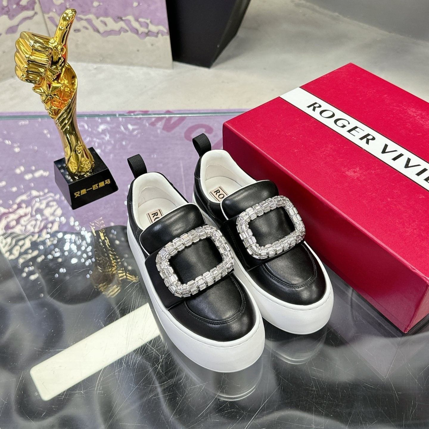VIV' UP SNEAKERS IN BLACK CALFSKIN - 34