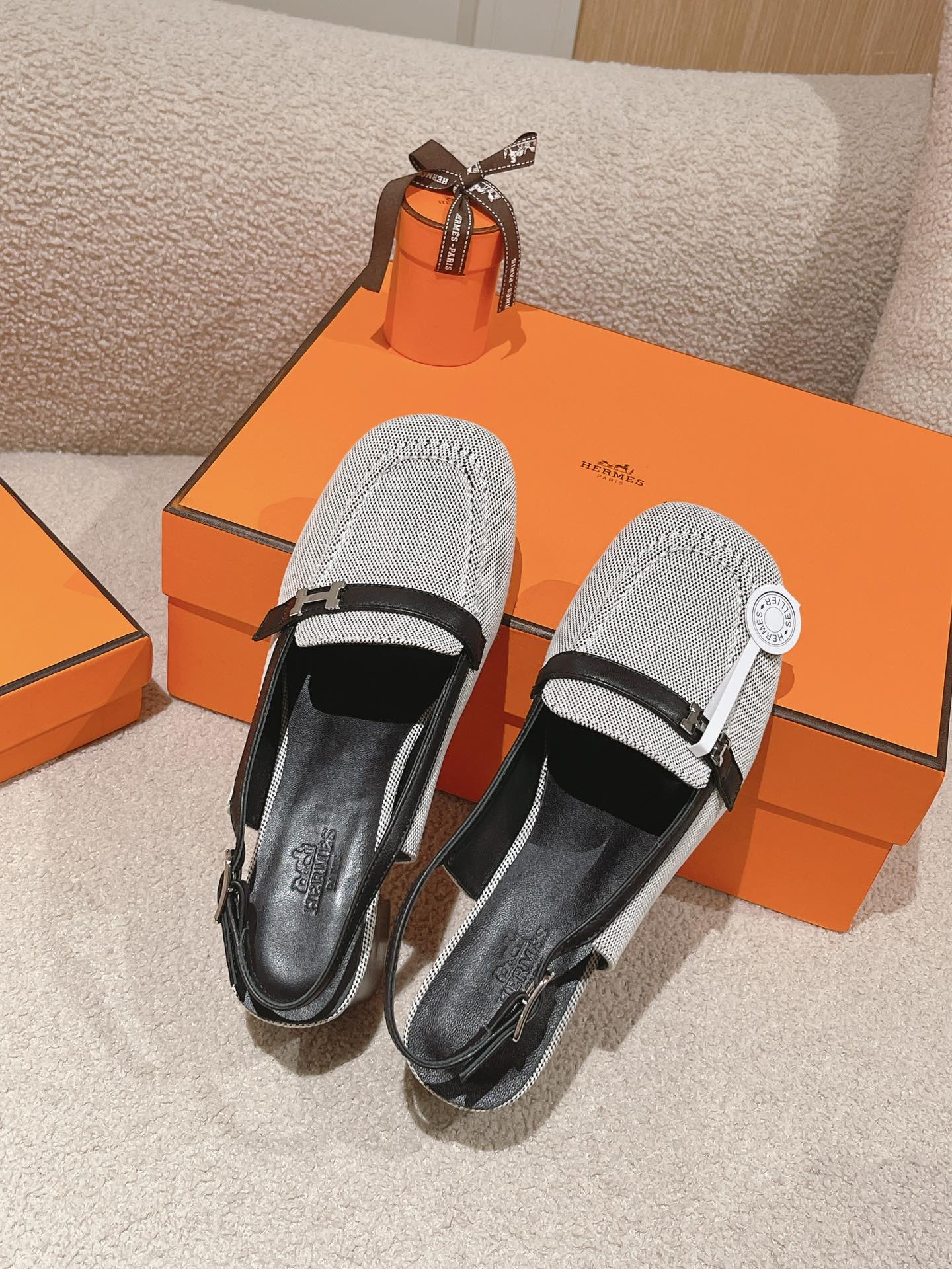 INFINIE 50 PUMP BLACK AND WHITE LAMBSKIN - 35