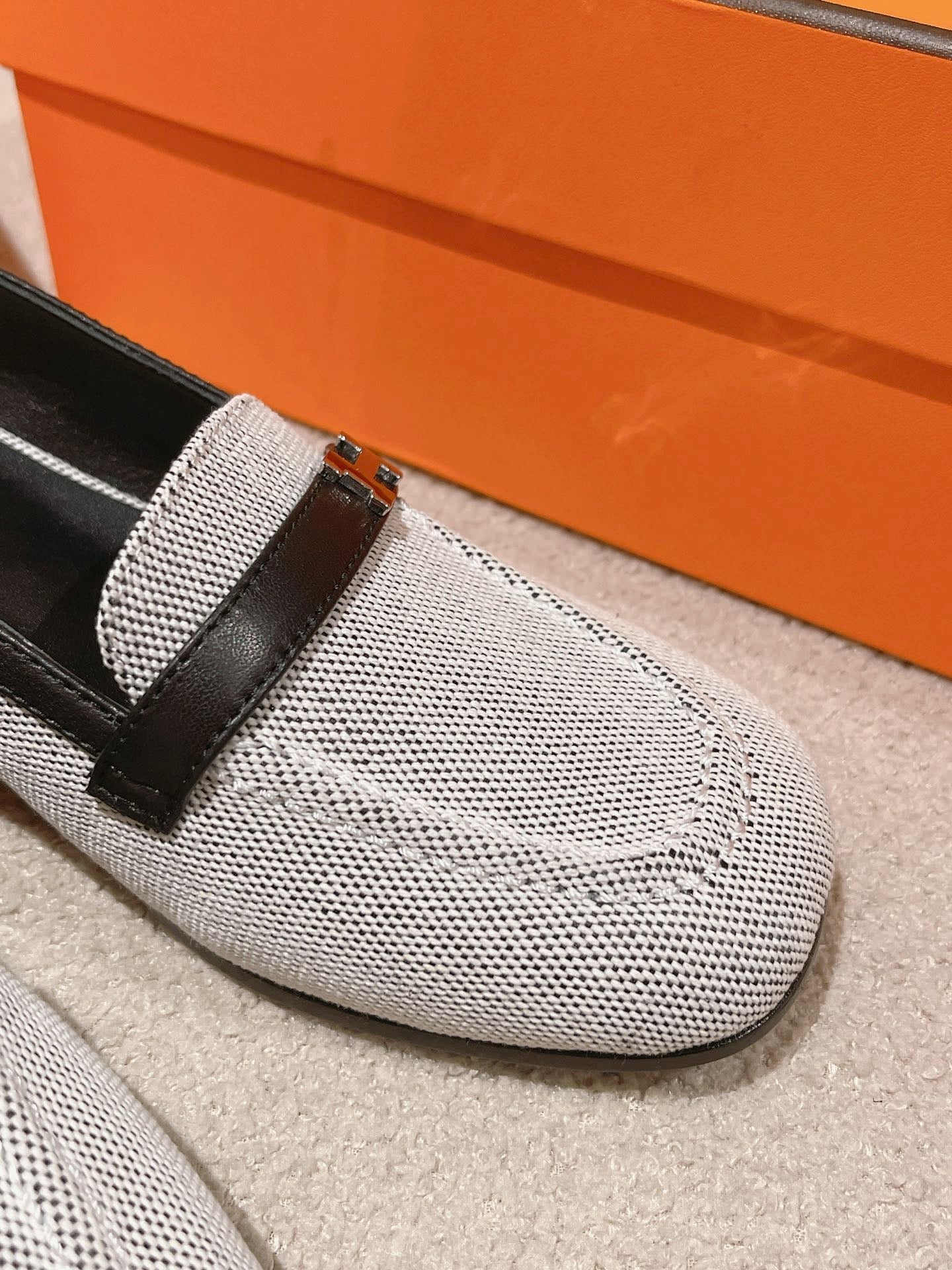 INFINIE 50 PUMP BLACK AND WHITE LAMBSKIN - 35