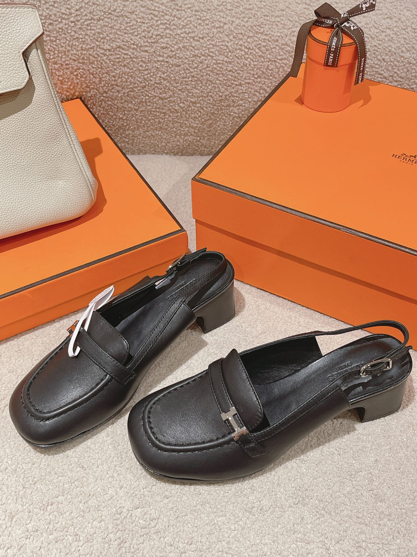 INFINIE 50 PUMP BLACK LAMBSKIN - 35