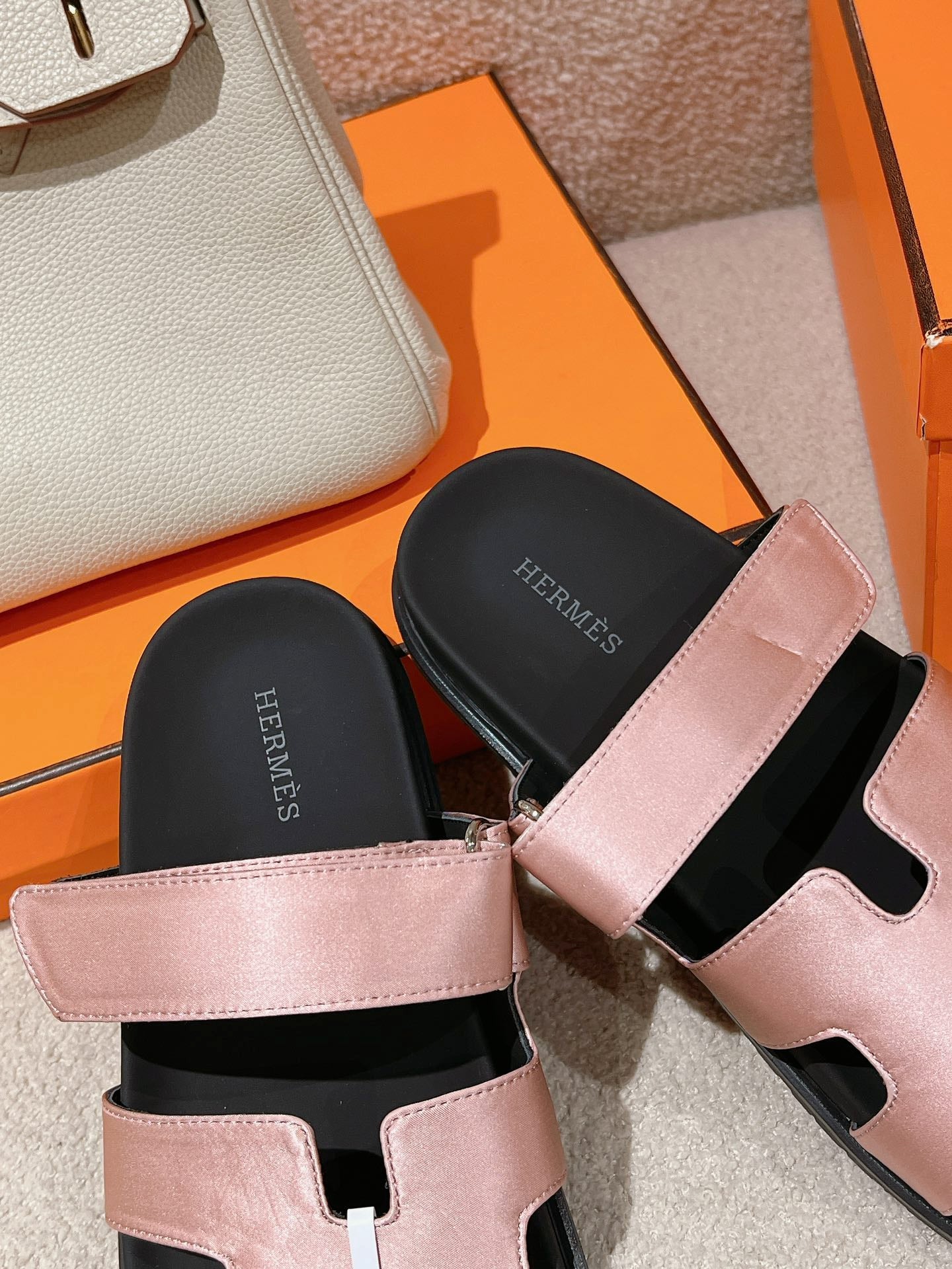 CHYPRE SANDAL BLACK MIX PASTEL PINK CALFSKIN - 35