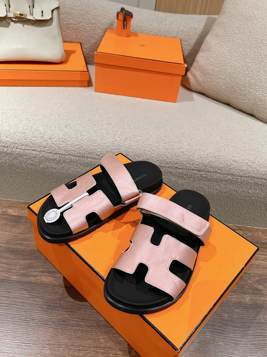 CHYPRE SANDAL BLACK MIX PASTEL PINK CALFSKIN - 35