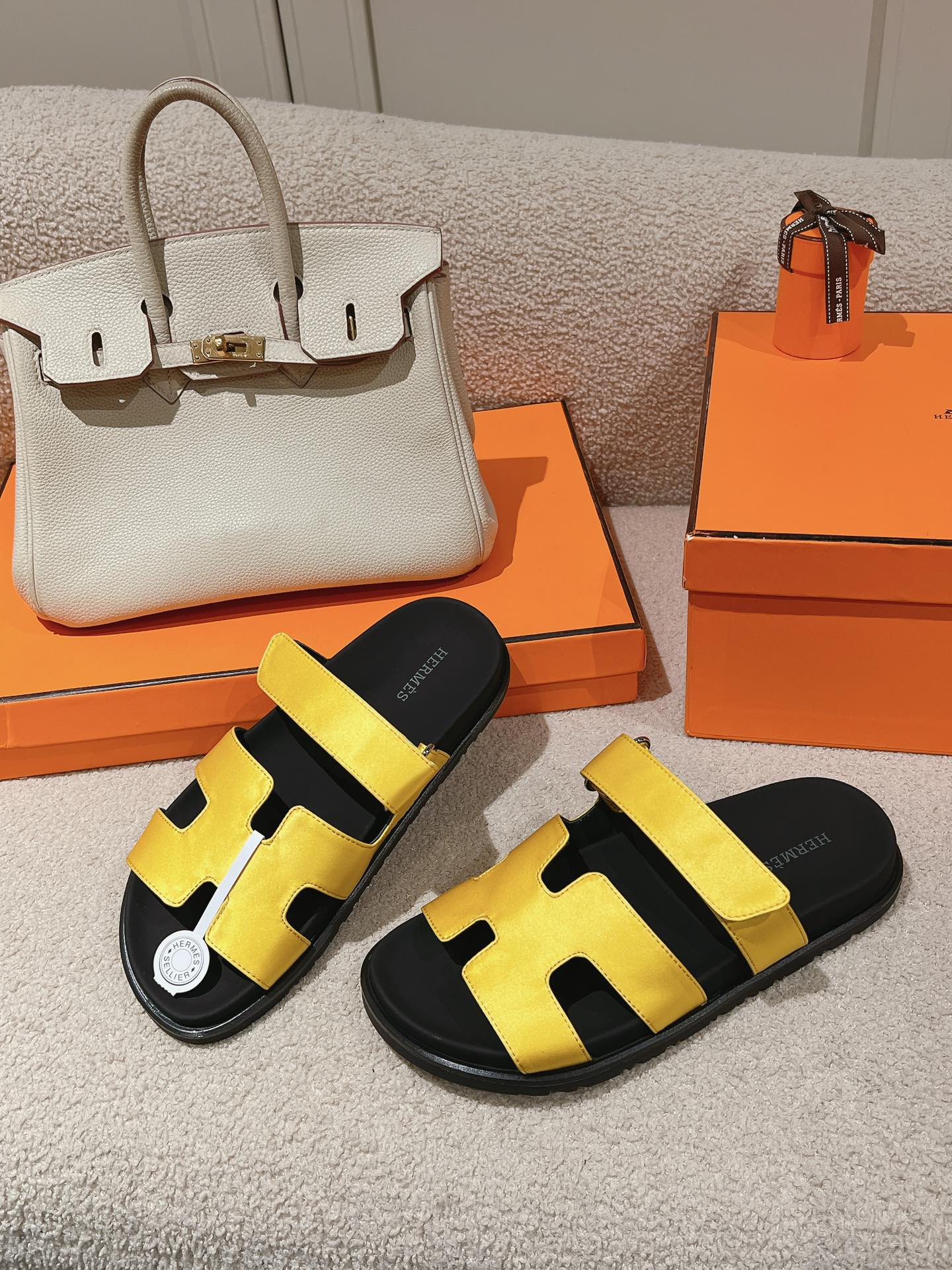 CHYPRE SANDAL BLACK MIX BRIGHT YELLOW CALFSKIN - 35