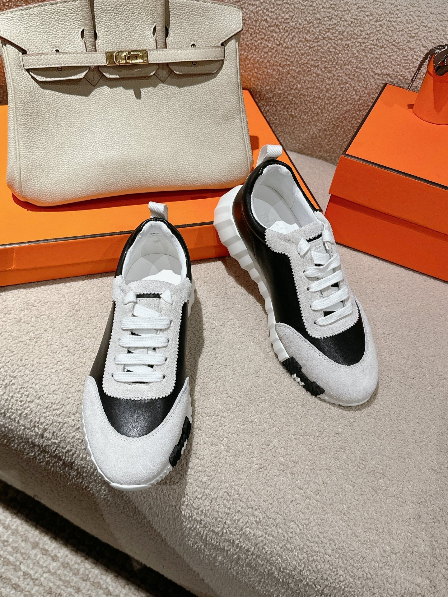 MAINLAND SNEAKER IN PALE GRAY SUEDE AND BLACK CALFSKIN - 35