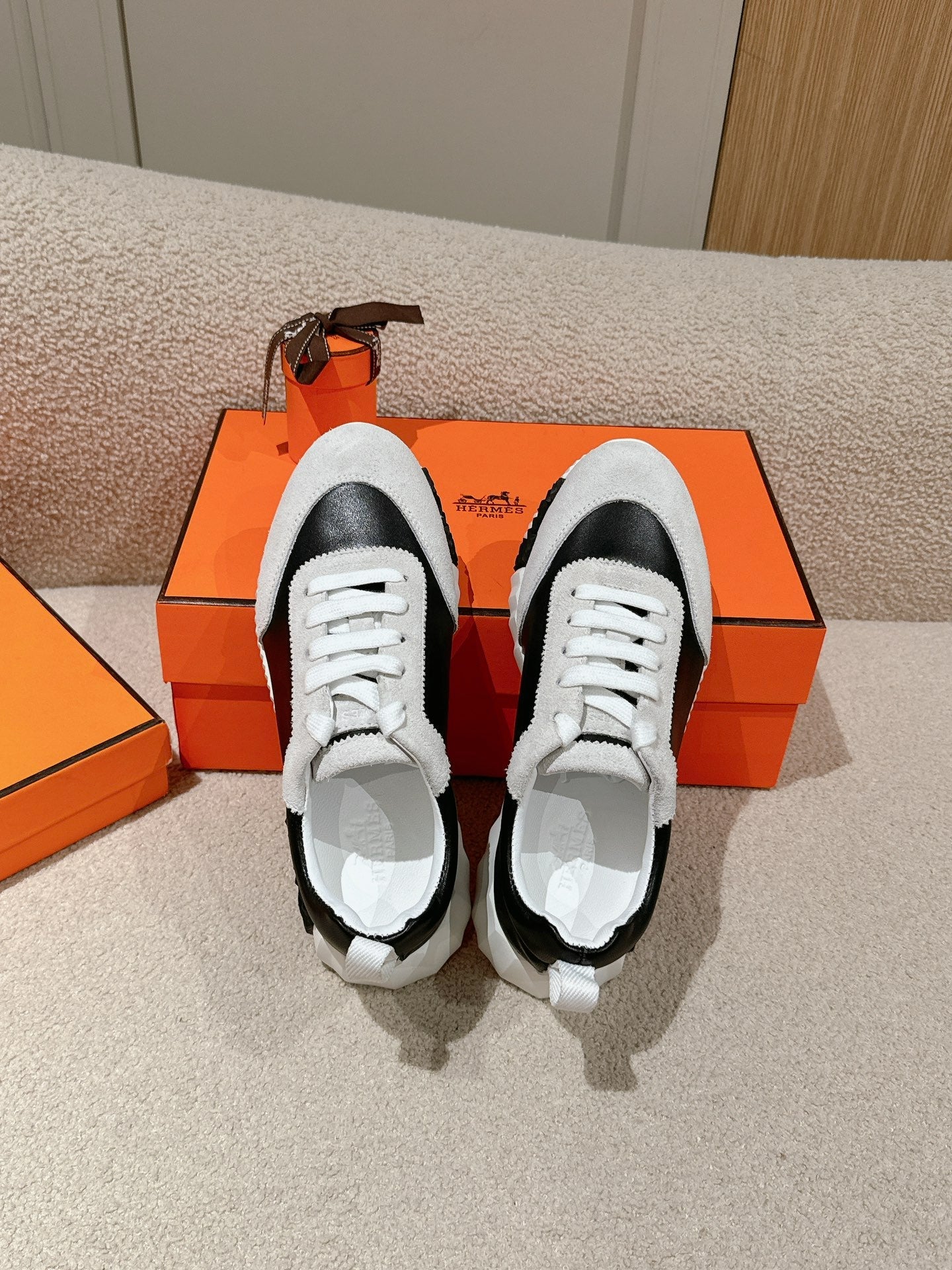 MAINLAND SNEAKER IN PALE GRAY SUEDE AND BLACK CALFSKIN - 35