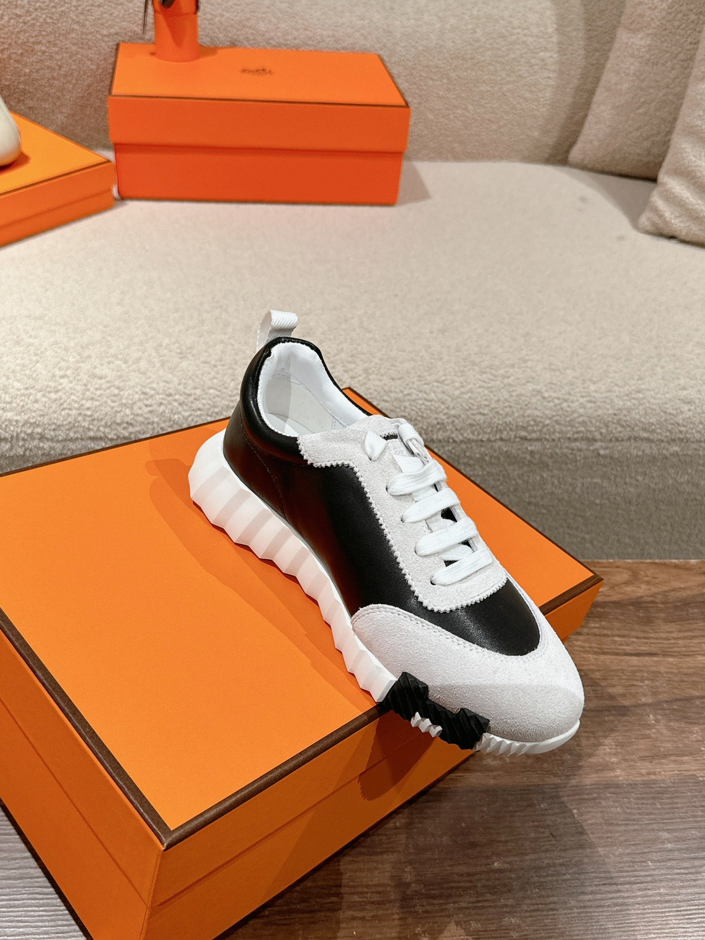 MAINLAND SNEAKER IN PALE GRAY SUEDE AND BLACK CALFSKIN - 35