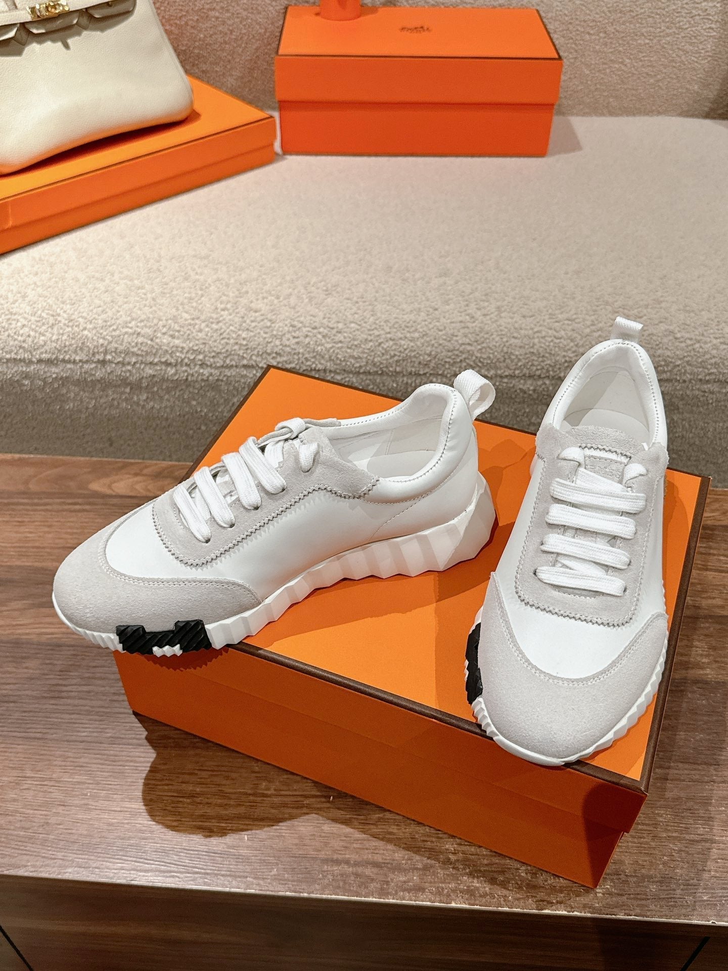 MAINLAND SNEAKER IN PALE GRAY SUEDE AND WHITE CALFSKIN 959308 - 35