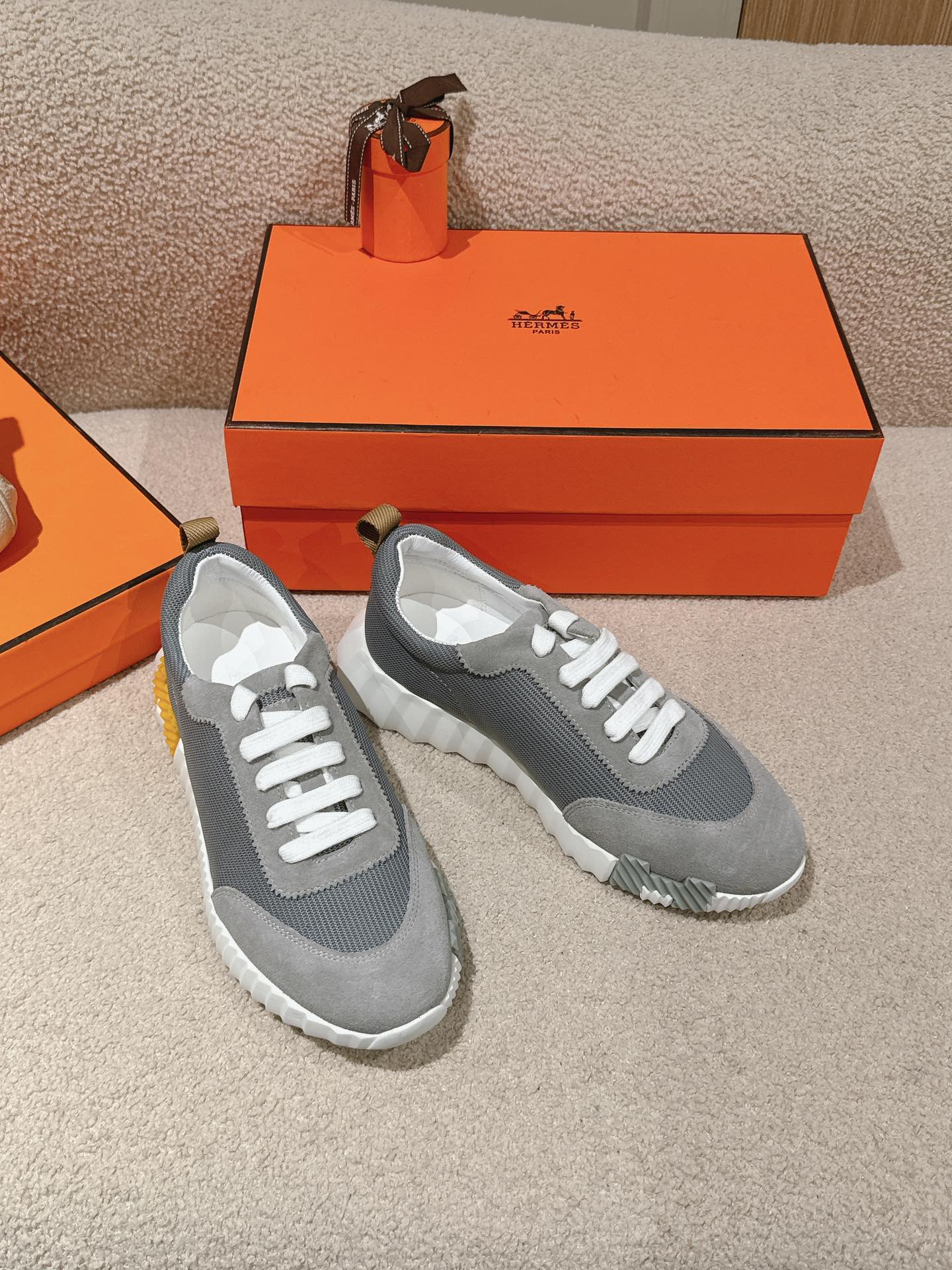 MAINLAND SNEAKER IN ASH GRAY SUEDE AND SHARK GRAY BREATHABLE MESH FABRIC 959350 - 35