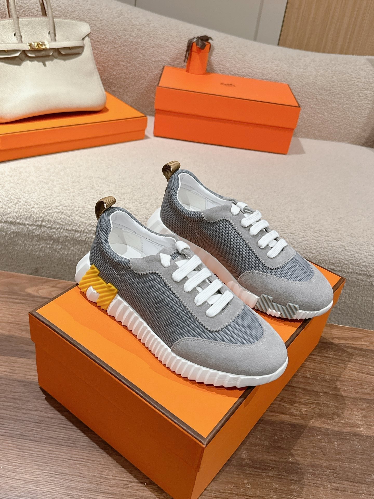 MAINLAND SNEAKER IN ASH GRAY SUEDE AND SHARK GRAY BREATHABLE MESH FABRIC 959350 - 35