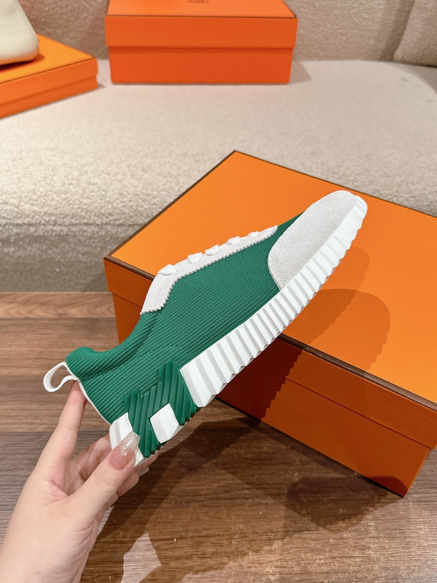 MAINLAND SNEAKER IN PALE GRAY SUEDE AND FOREST GREEN BREATHABLE MESH FABRIC - 35