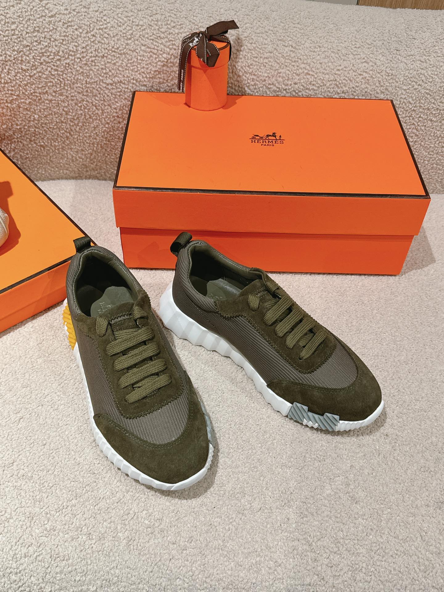 MAINLAND SNEAKER IN ARMY GREEN SUEDE AND BREATHABLE MESH FABRIC - 35