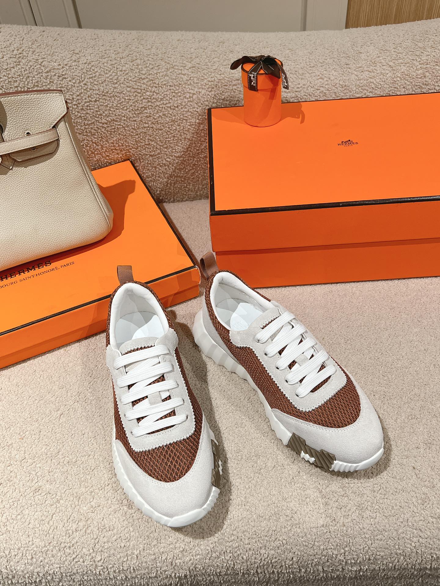 MAINLAND SNEAKER IN PALE GRAY SUEDE AND CARAMEL BROWN BREATHABLE MESH FABRIC - 35