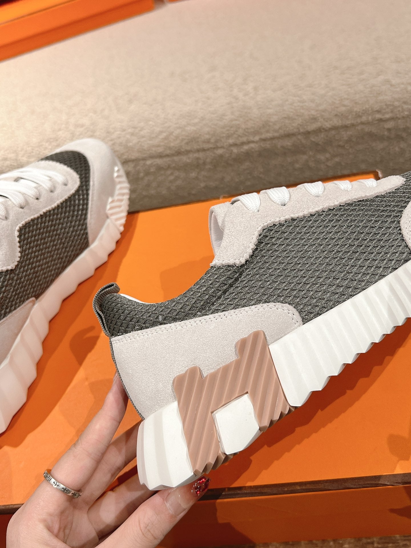 MAINLAND SNEAKER IN PALE GRAY SUEDE AND SMOKE GRAY BREATHABLE MESH FABRIC - 35