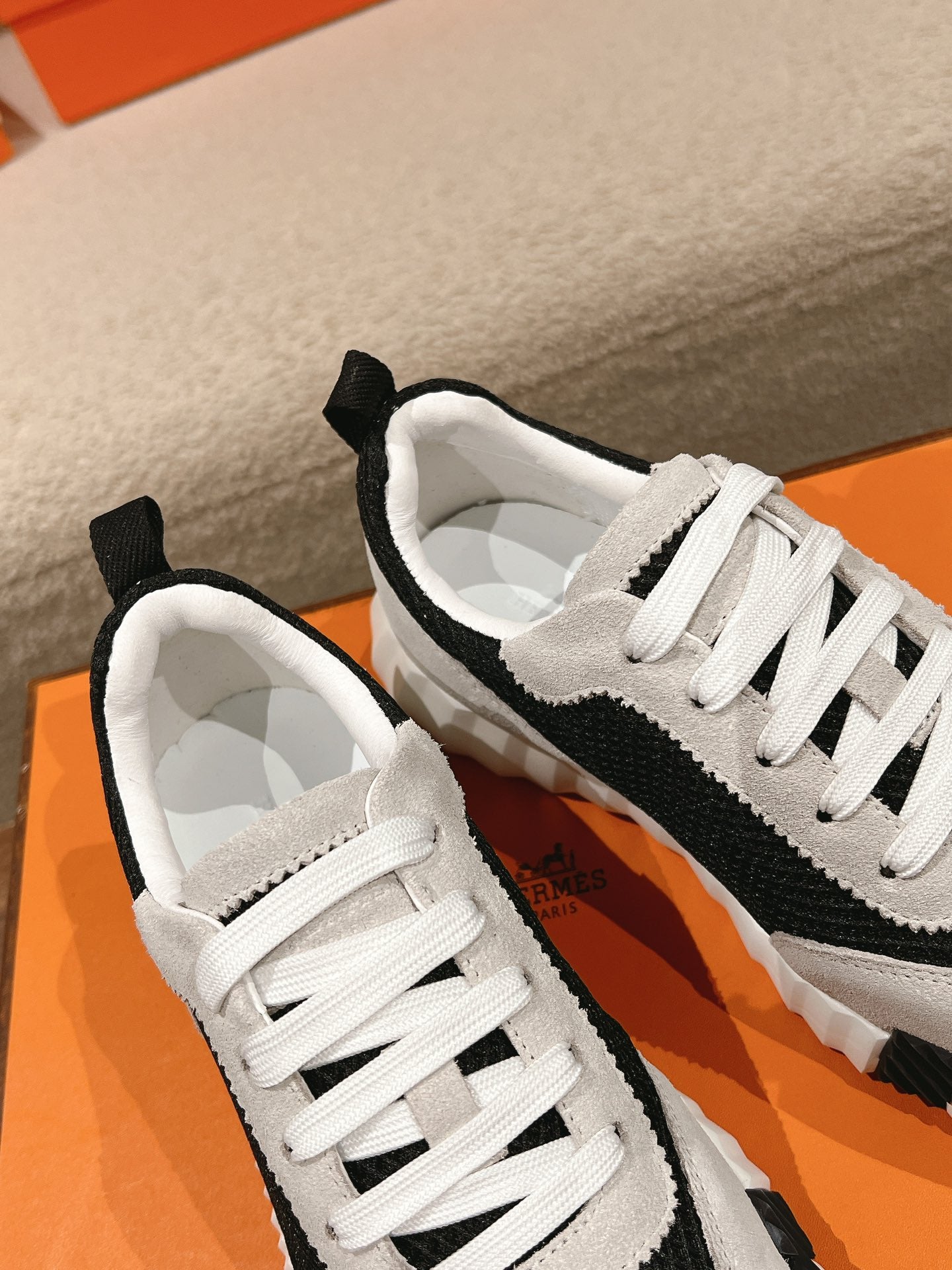MAINLAND SNEAKER IN PALE GRAY SUEDE AND BLACK BREATHABLE MESH FABRIC - 35