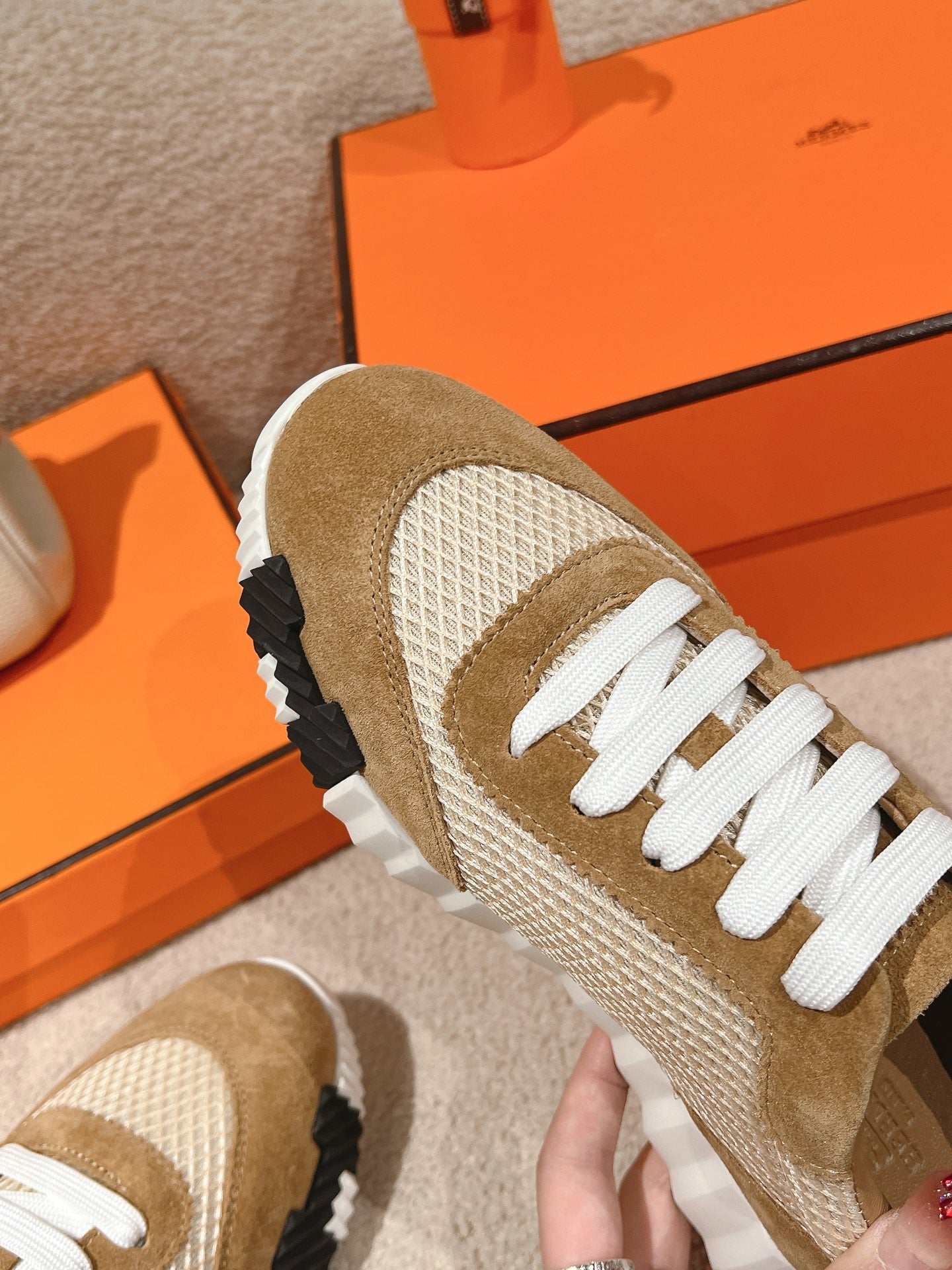 MAINLAND SNEAKER IN PEANUT BROWN SUEDE AND WHITE BREATHABLE MESH FABRIC - 35