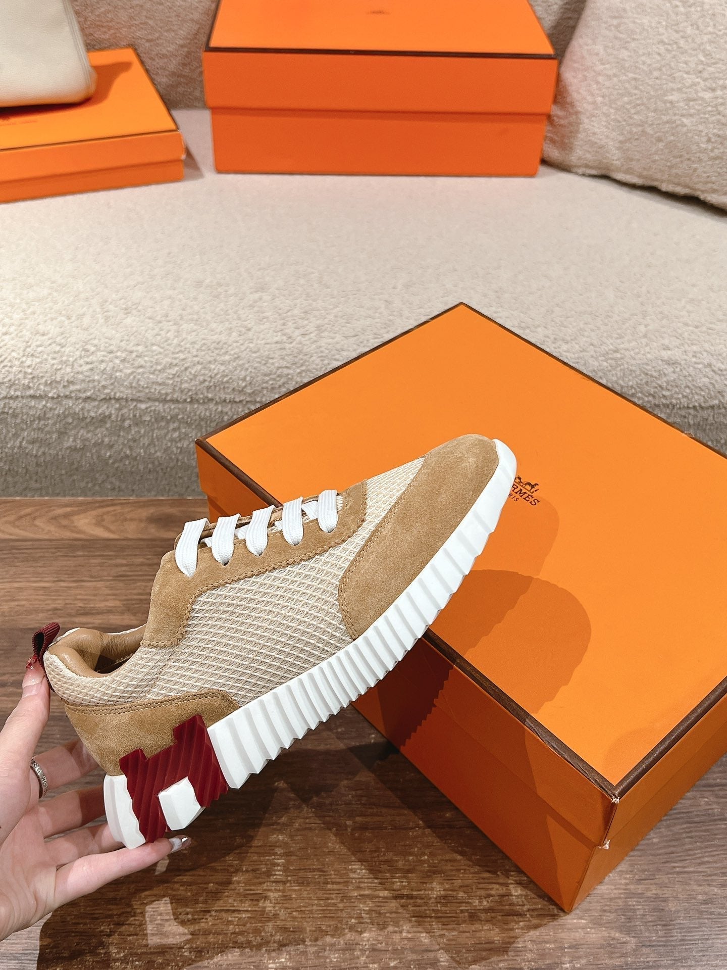 MAINLAND SNEAKER IN PEANUT BROWN SUEDE AND WHITE BREATHABLE MESH FABRIC - 35