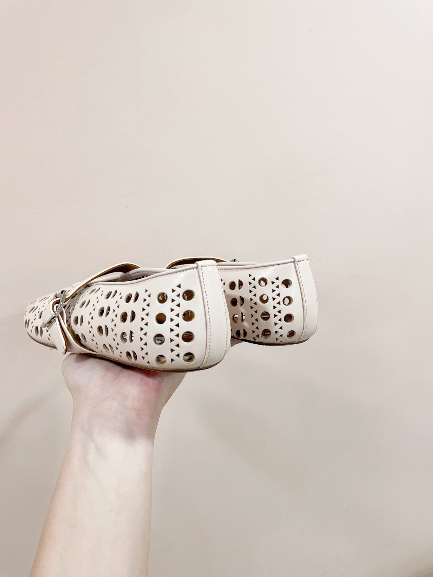 ALAIA HOLLOW BALLET FLAT IN BEIGE LAMBSKIN - 35