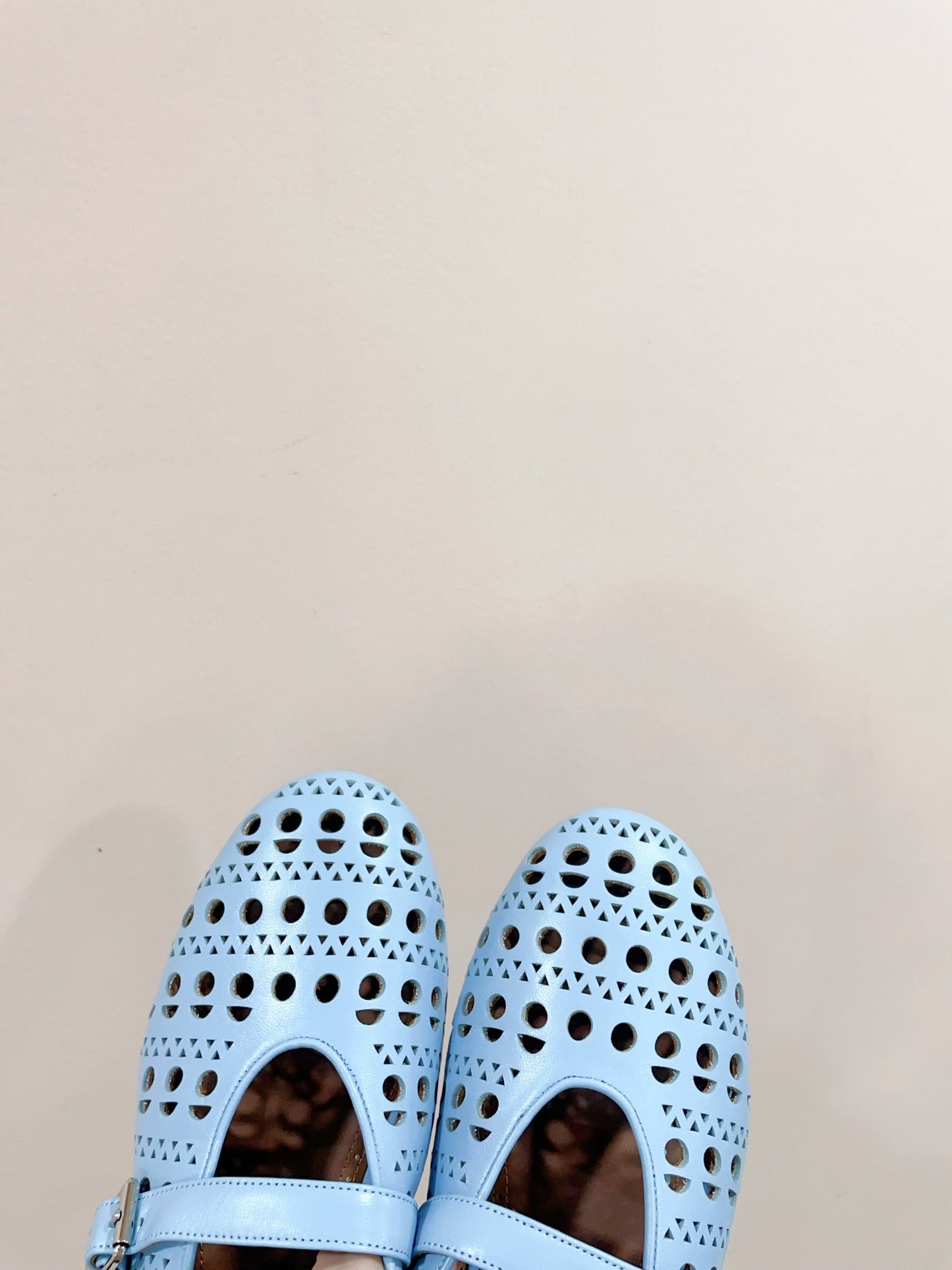 ALAIA HOLLOW BALLET FLAT IN SKY BLUE LAMBSKIN - 35