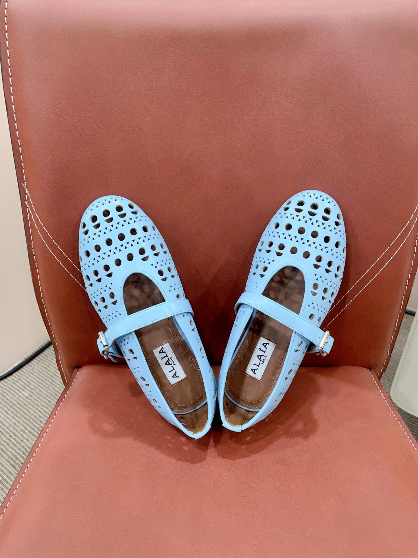 ALAIA HOLLOW BALLET FLAT IN SKY BLUE LAMBSKIN - 35