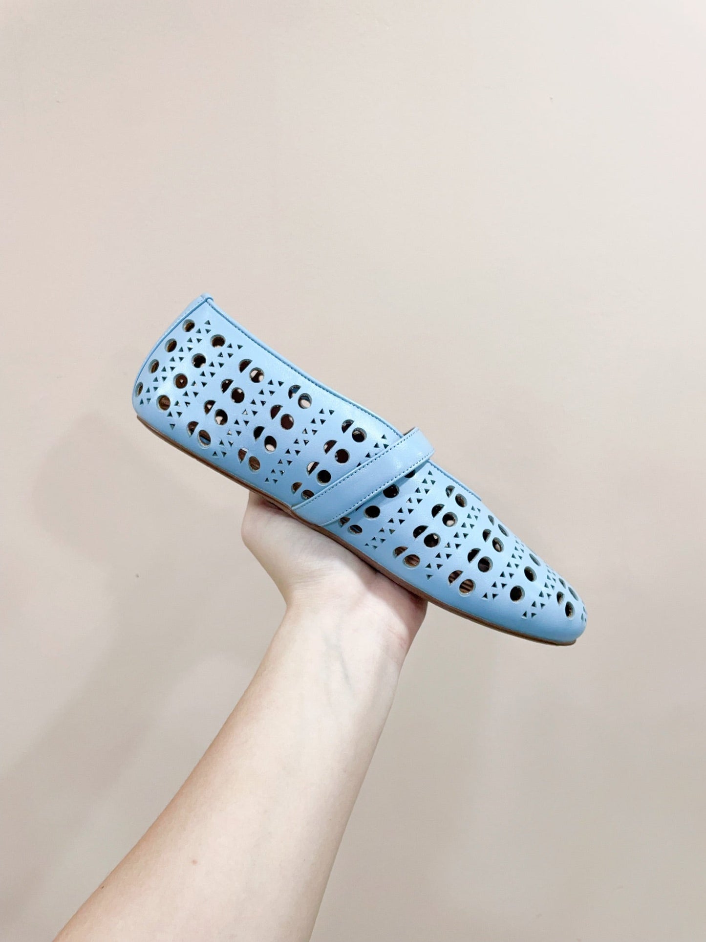 ALAIA HOLLOW BALLET FLAT IN SKY BLUE LAMBSKIN - 35