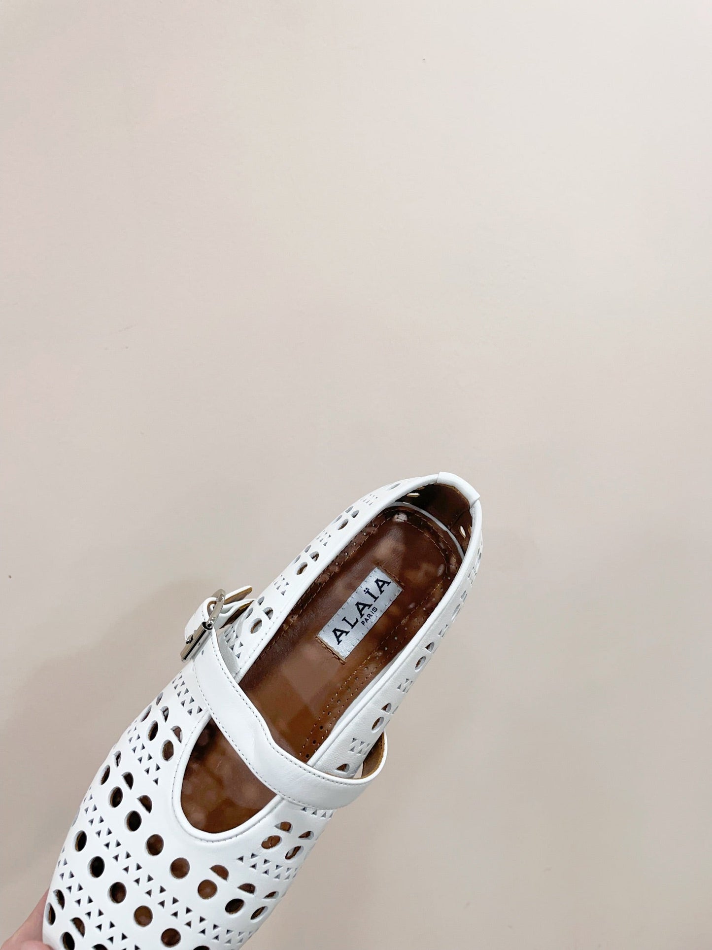 ALAIA HOLLOW BALLET FLAT IN WHITE LAMBSKIN - 35
