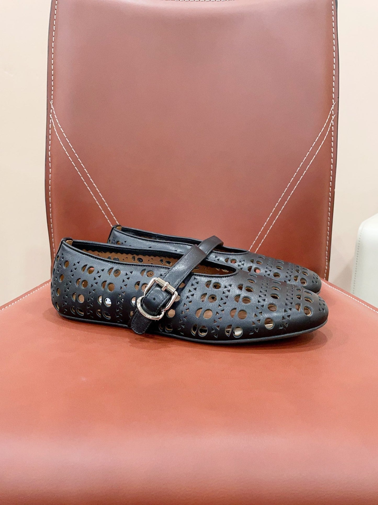 ALAIA HOLLOW BALLET FLAT IN BLACK LAMBSKIN - 35