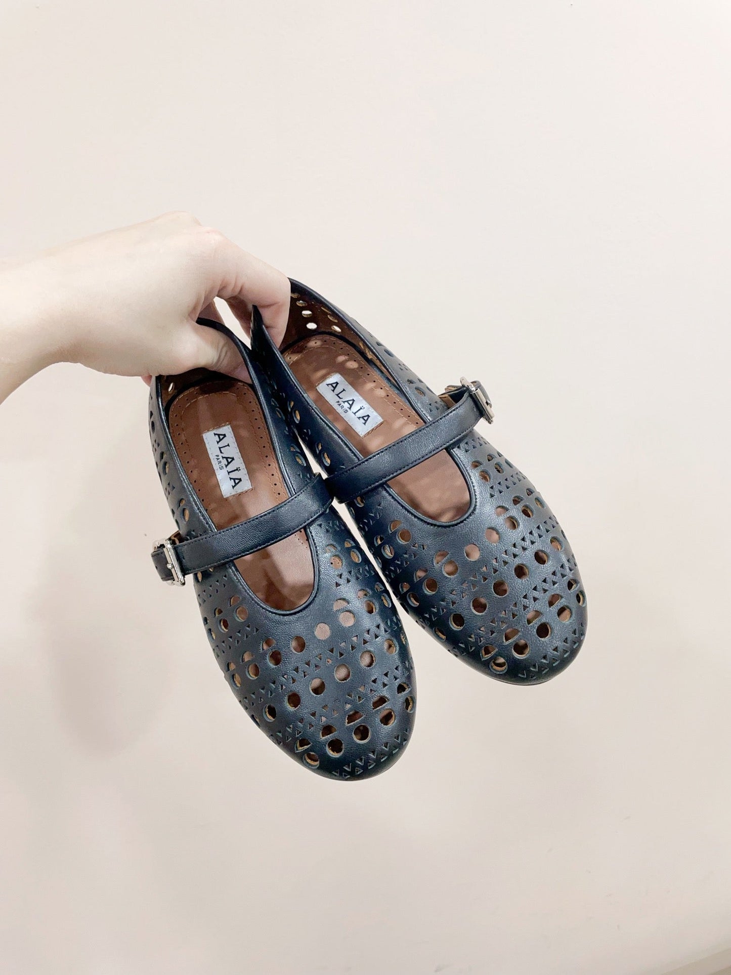 ALAIA HOLLOW BALLET FLAT IN BLACK LAMBSKIN - 35