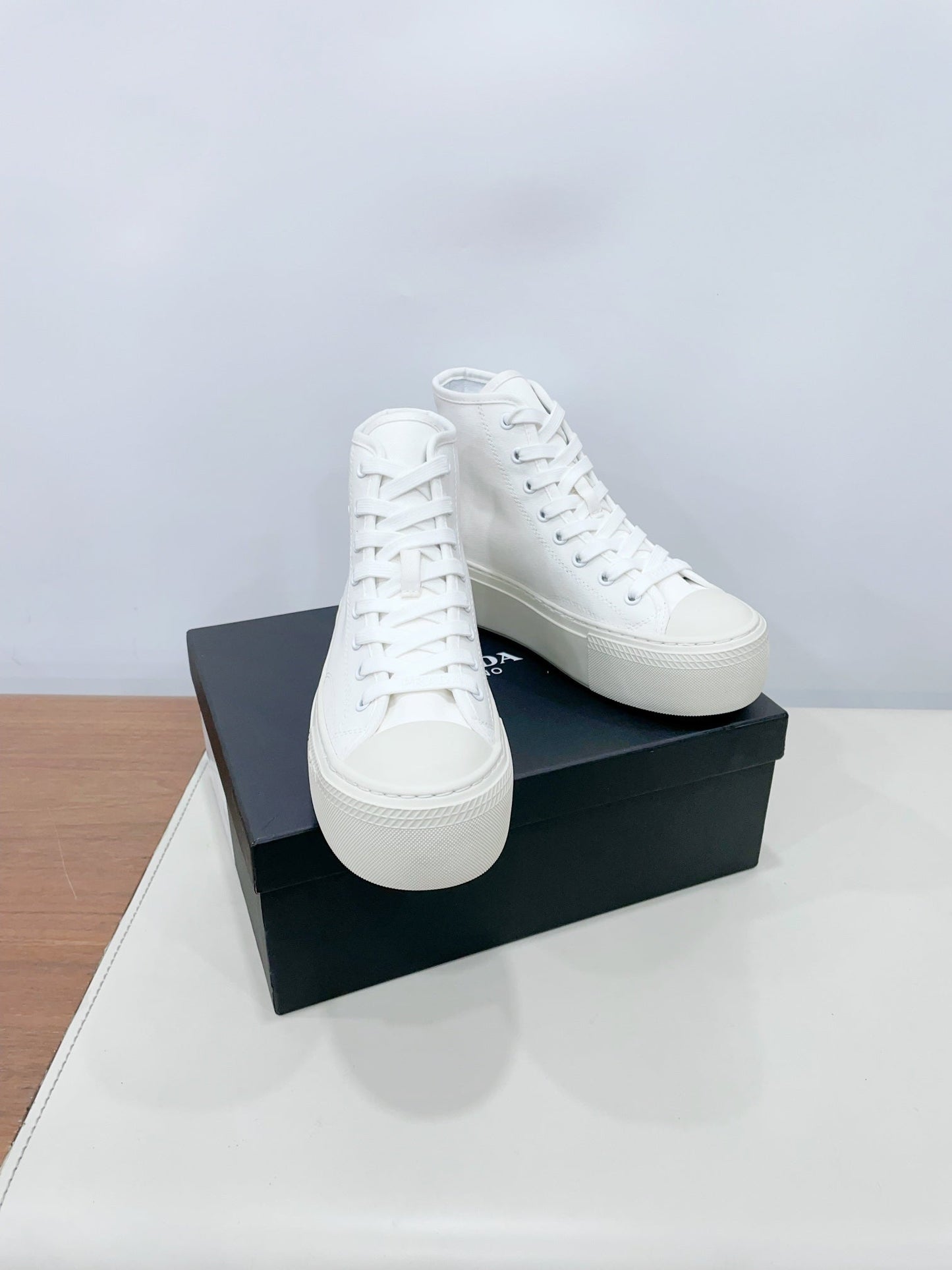HIGH-TOP SEANKERS IN WHITE CANVAS - 35