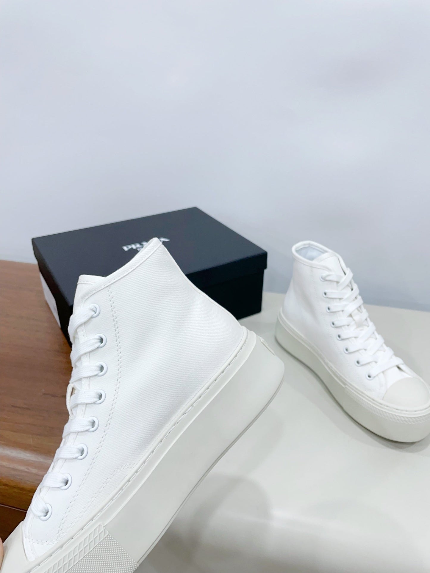 HIGH-TOP SEANKERS IN WHITE CANVAS - 35