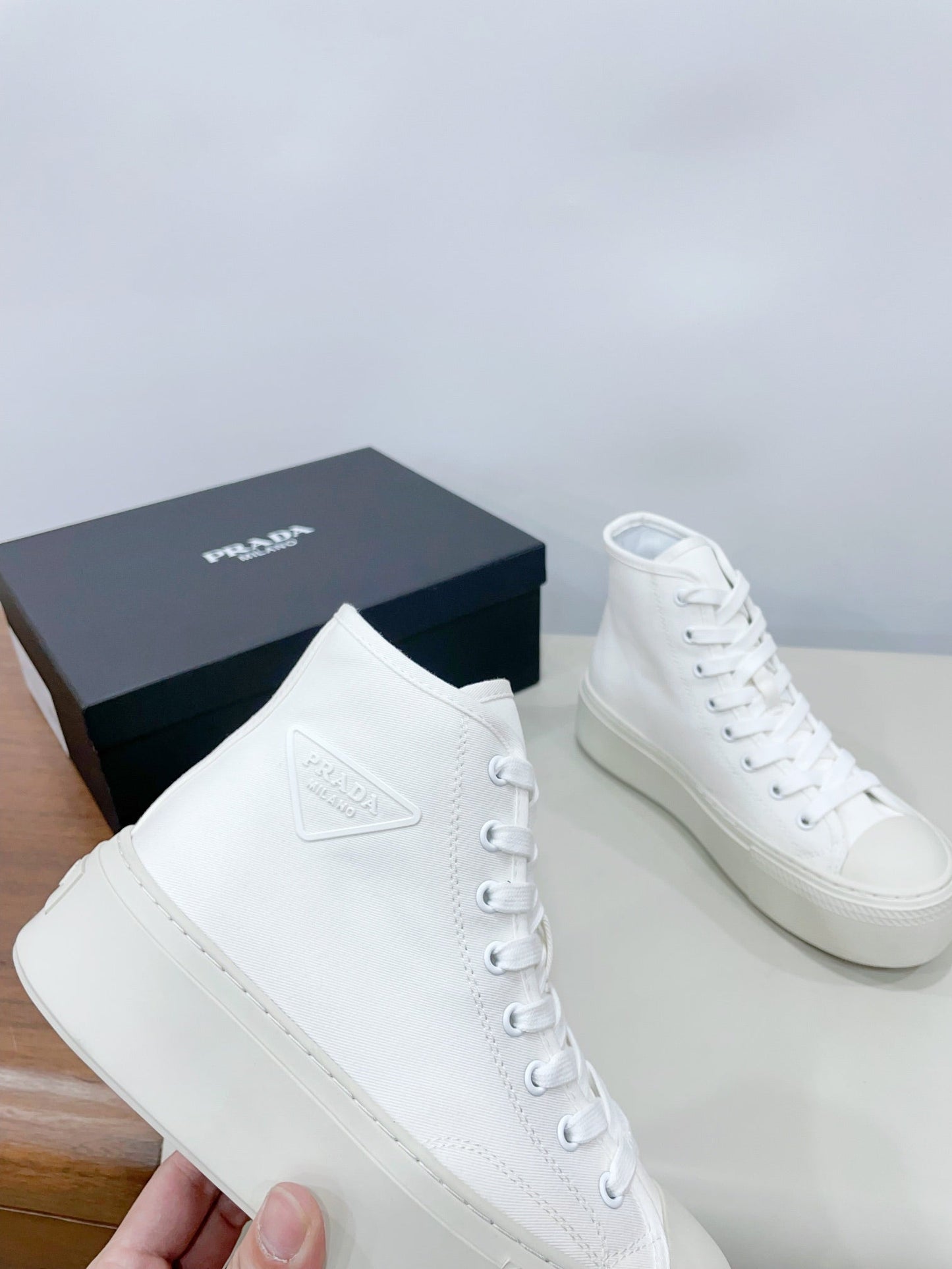 HIGH-TOP SEANKERS IN WHITE CANVAS - 35