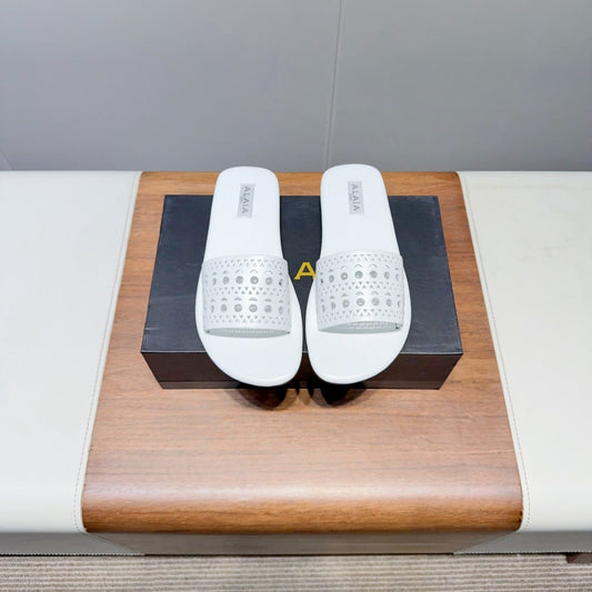 ALAIA FLAT SANDALS WITH PERFORATED STRAPS 25S IN WHITE LAMBSKIN - 35