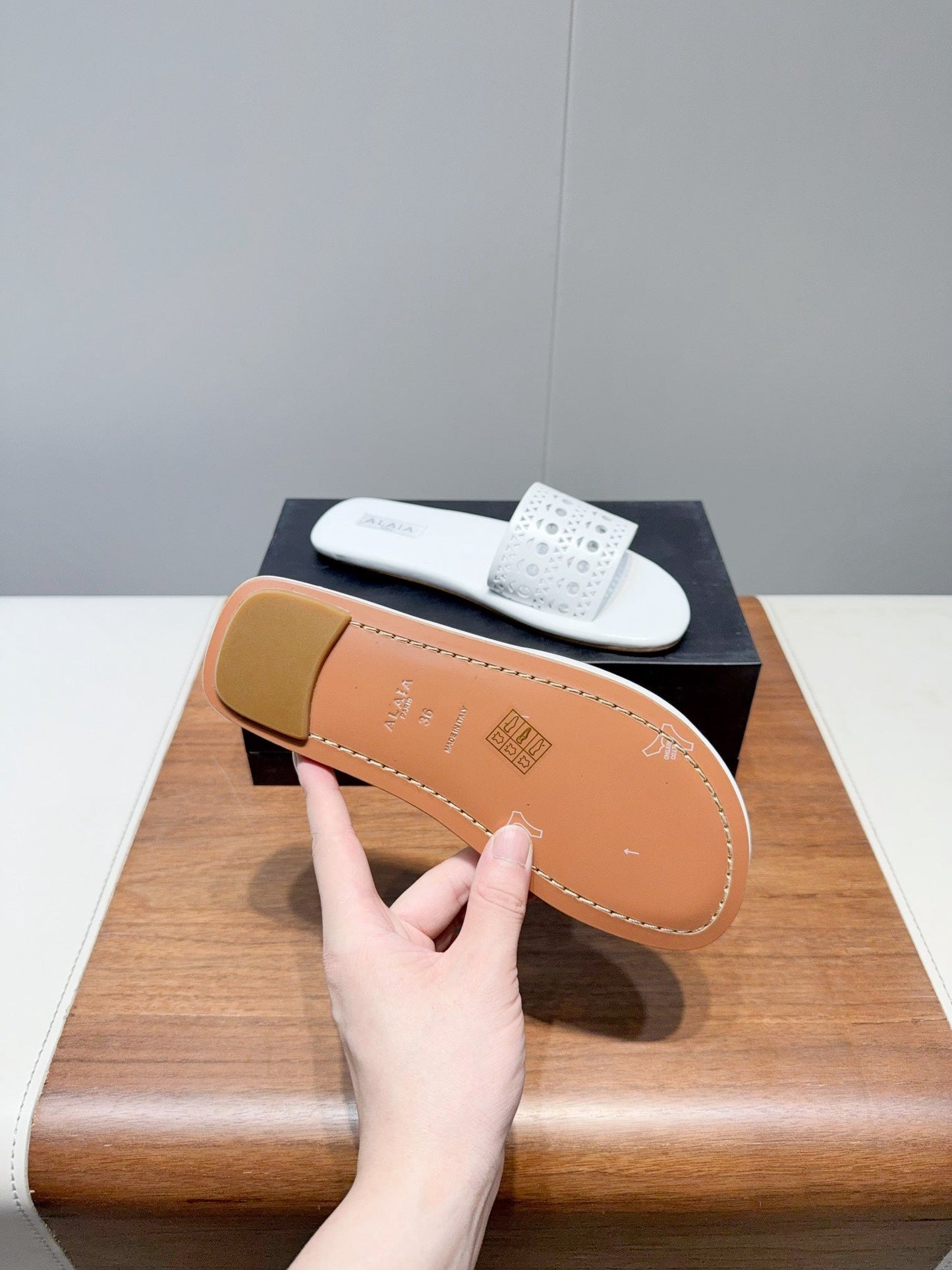 ALAIA FLAT SANDALS WITH PERFORATED STRAPS 25S IN WHITE LAMBSKIN - 35