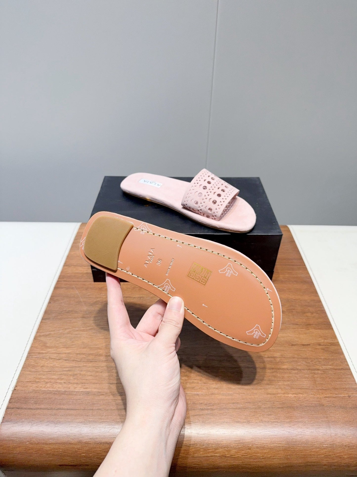 ALAIA FLAT SANDALS WITH PERFORATED STRAPS 25S IN LIGHT PINK SUEDE - 35
