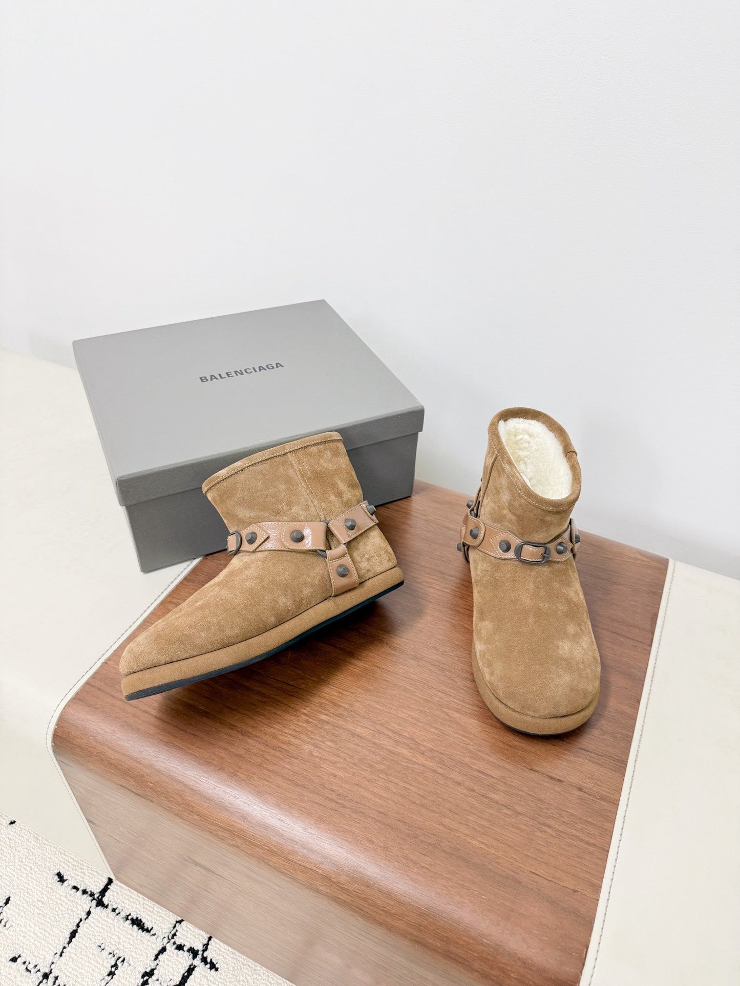 BALENCIAGA 25S ALASKA ANKLE BOOTS IN LIGHT BROWN SUEDE AND LAMBSKIN - 35