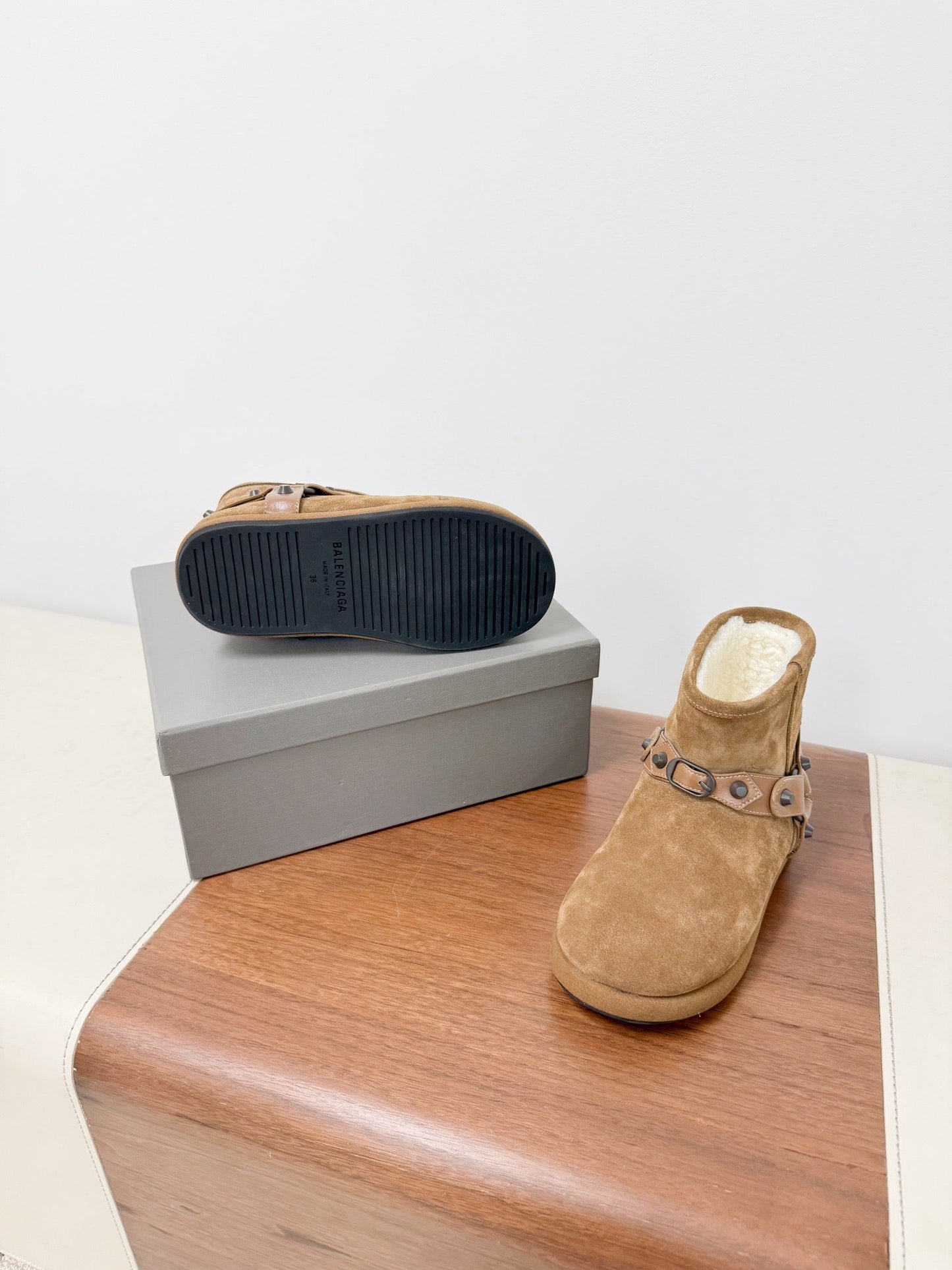 BALENCIAGA 25S ALASKA ANKLE BOOTS IN LIGHT BROWN SUEDE AND LAMBSKIN - 35