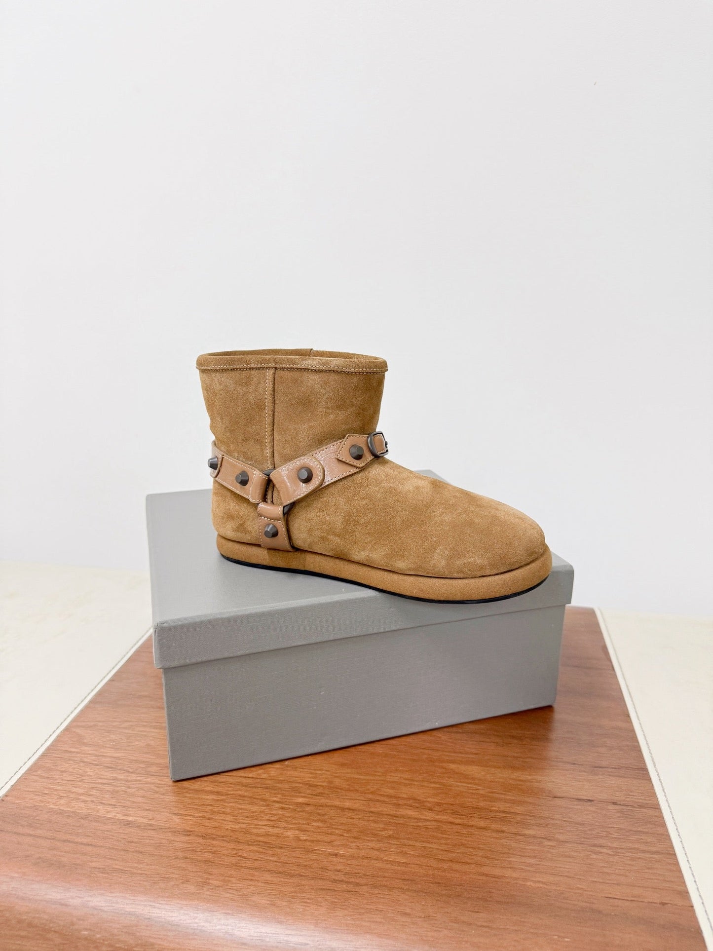 BALENCIAGA 25S ALASKA ANKLE BOOTS IN LIGHT BROWN SUEDE AND LAMBSKIN - 35
