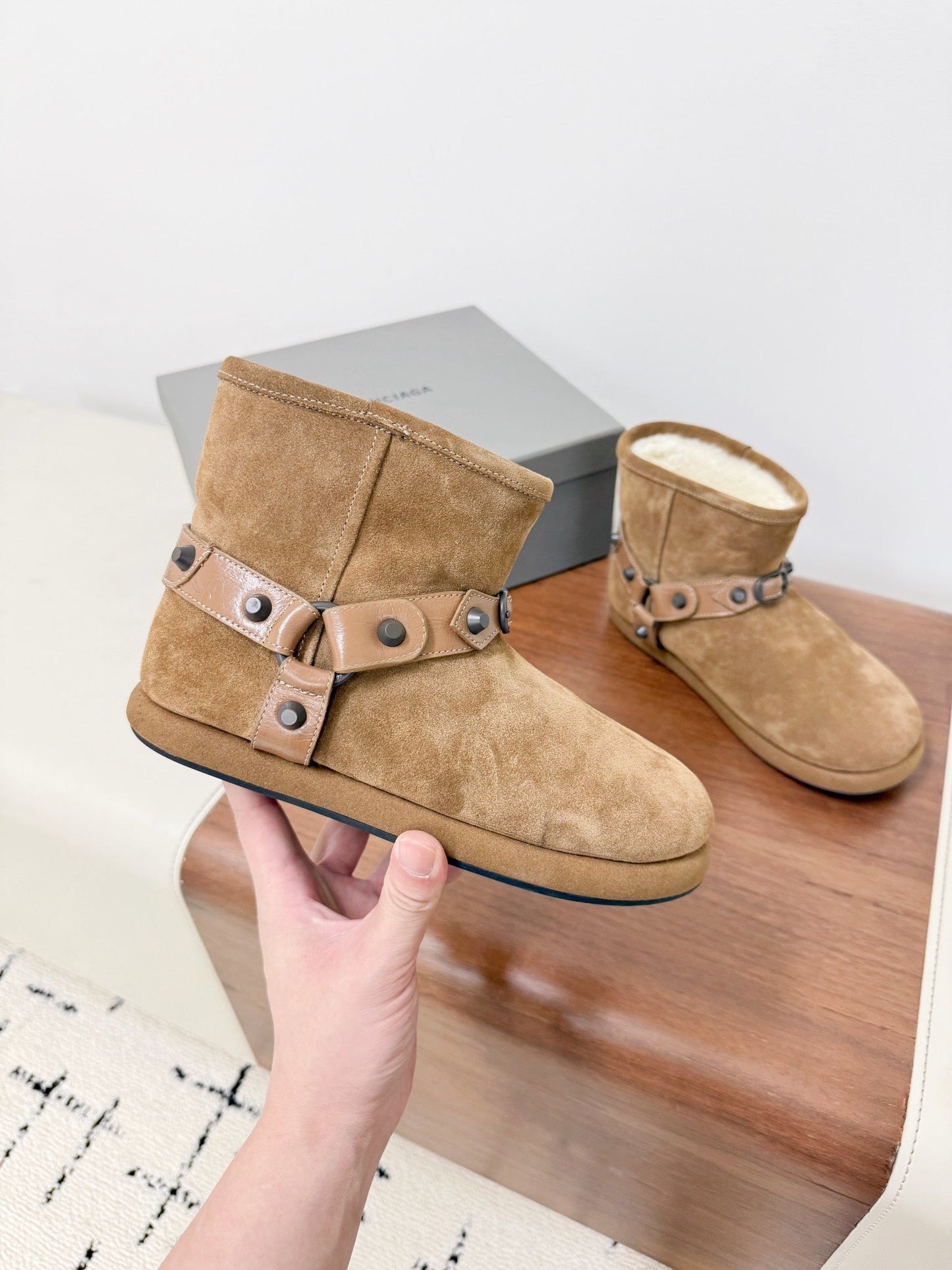 BALENCIAGA 25S ALASKA ANKLE BOOTS IN LIGHT BROWN SUEDE AND LAMBSKIN - 35