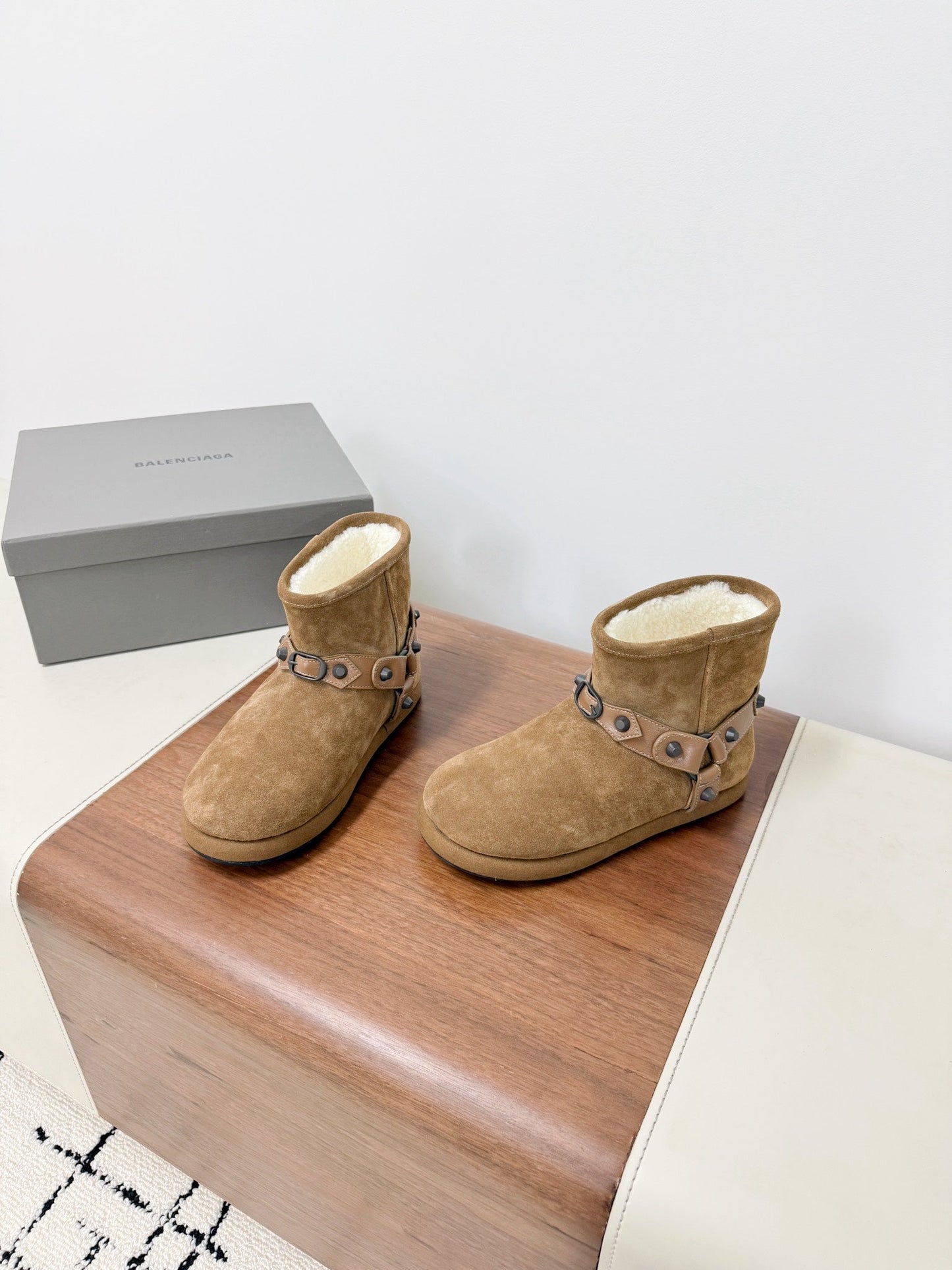 BALENCIAGA 25S ALASKA ANKLE BOOTS IN LIGHT BROWN SUEDE AND LAMBSKIN - 35
