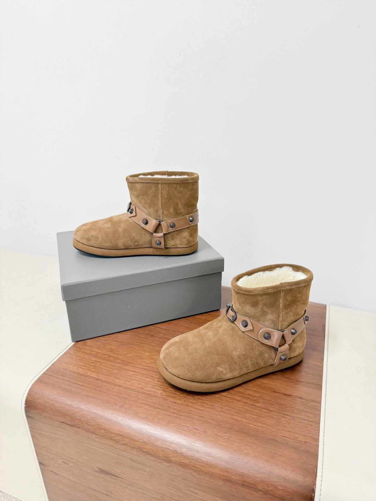 BALENCIAGA 25S ALASKA ANKLE BOOTS IN LIGHT BROWN SUEDE AND LAMBSKIN - 35
