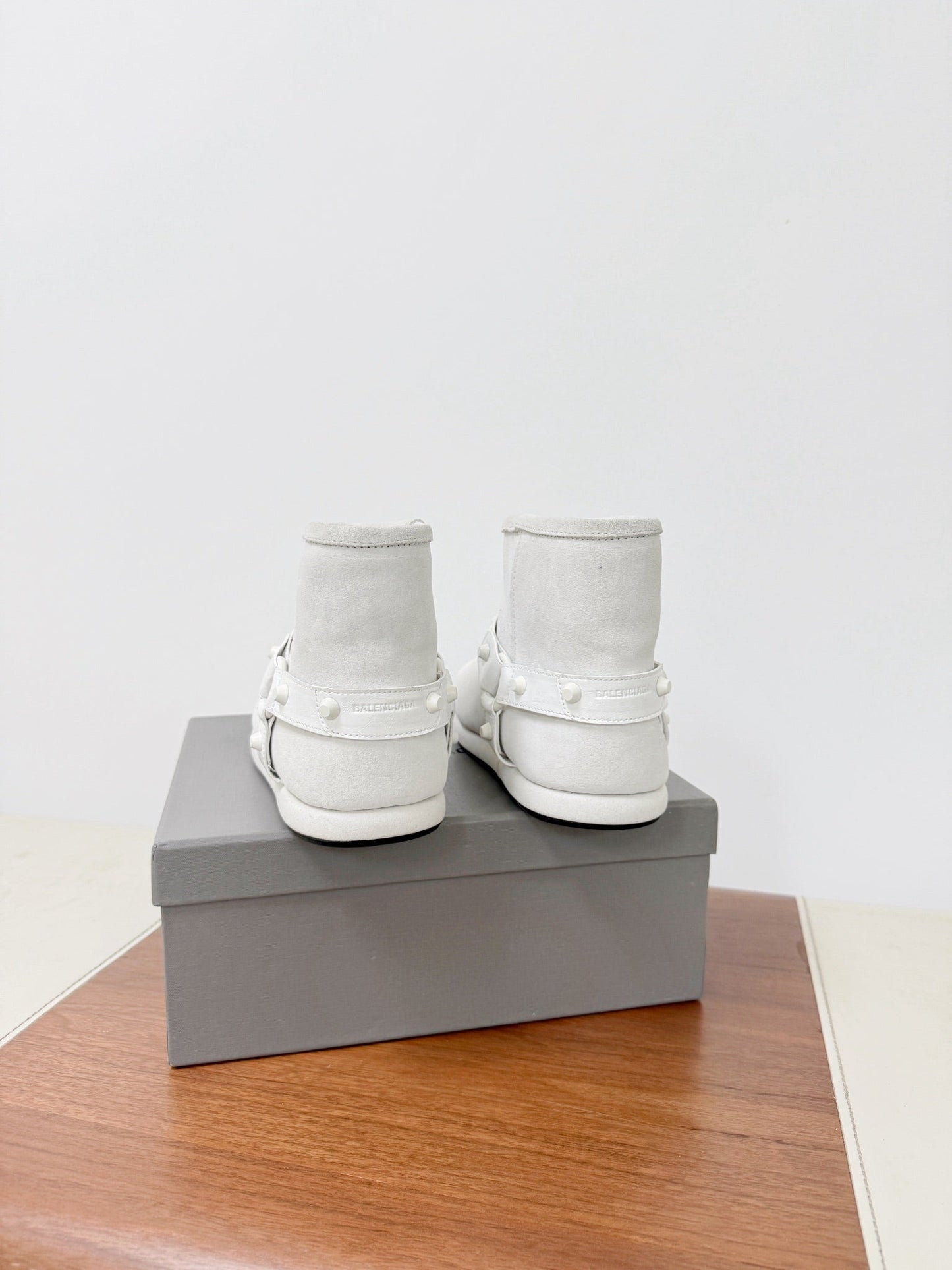BALENCIAGA 25S ALASKA ANKLE BOOTS IN WHITE SUEDE AND LAMBSKIN - 35