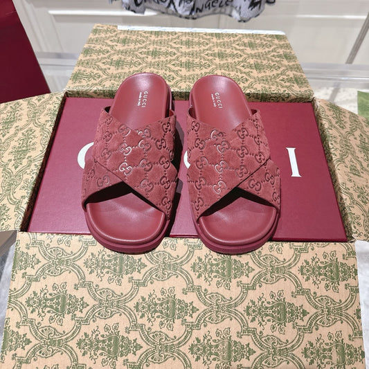 GG SLIDES IN RED SUEDE WITH EMBOSSED LOGO STYLE 9 - 36