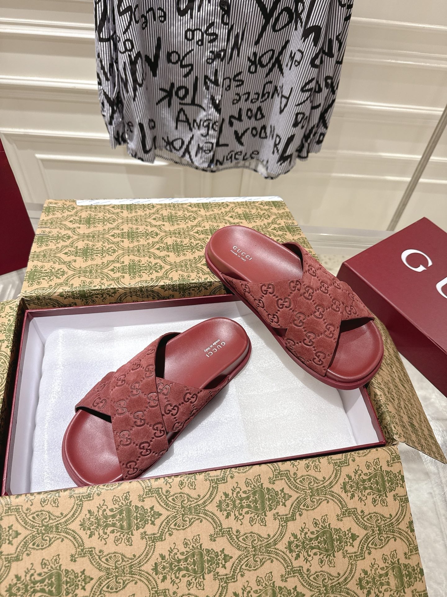 GG SLIDES IN RED SUEDE WITH EMBOSSED LOGO STYLE 9 - 36