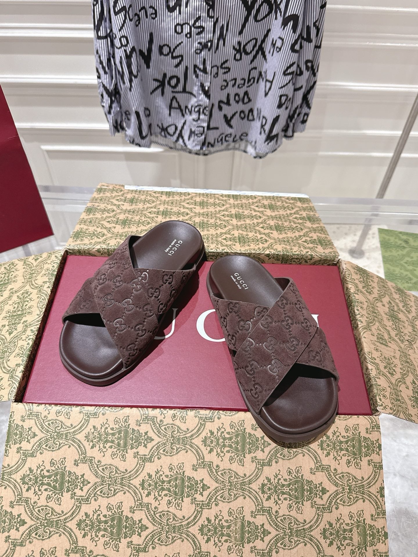 GG SLIDES IN DARK BROWN SUEDE WITH EMBOSSED LOGO STYLE 8 - 36