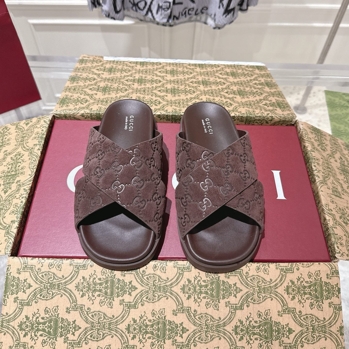 GG SLIDES IN DARK BROWN SUEDE WITH EMBOSSED LOGO STYLE 8 - 36