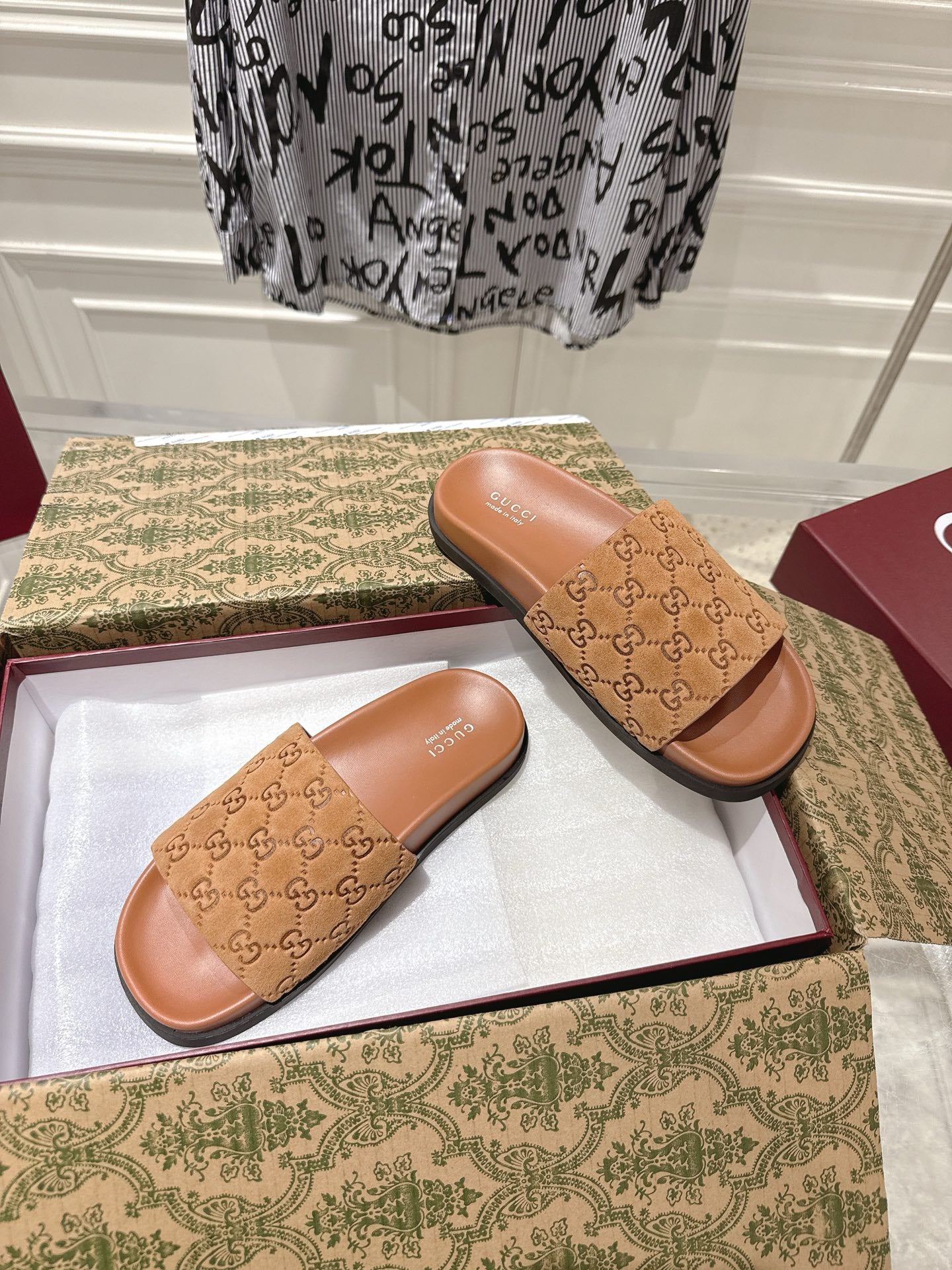 GG SLIDES IN BURNT ORANGE SUEDE WITH EMBOSSED LOGO STYLE 5 - 36