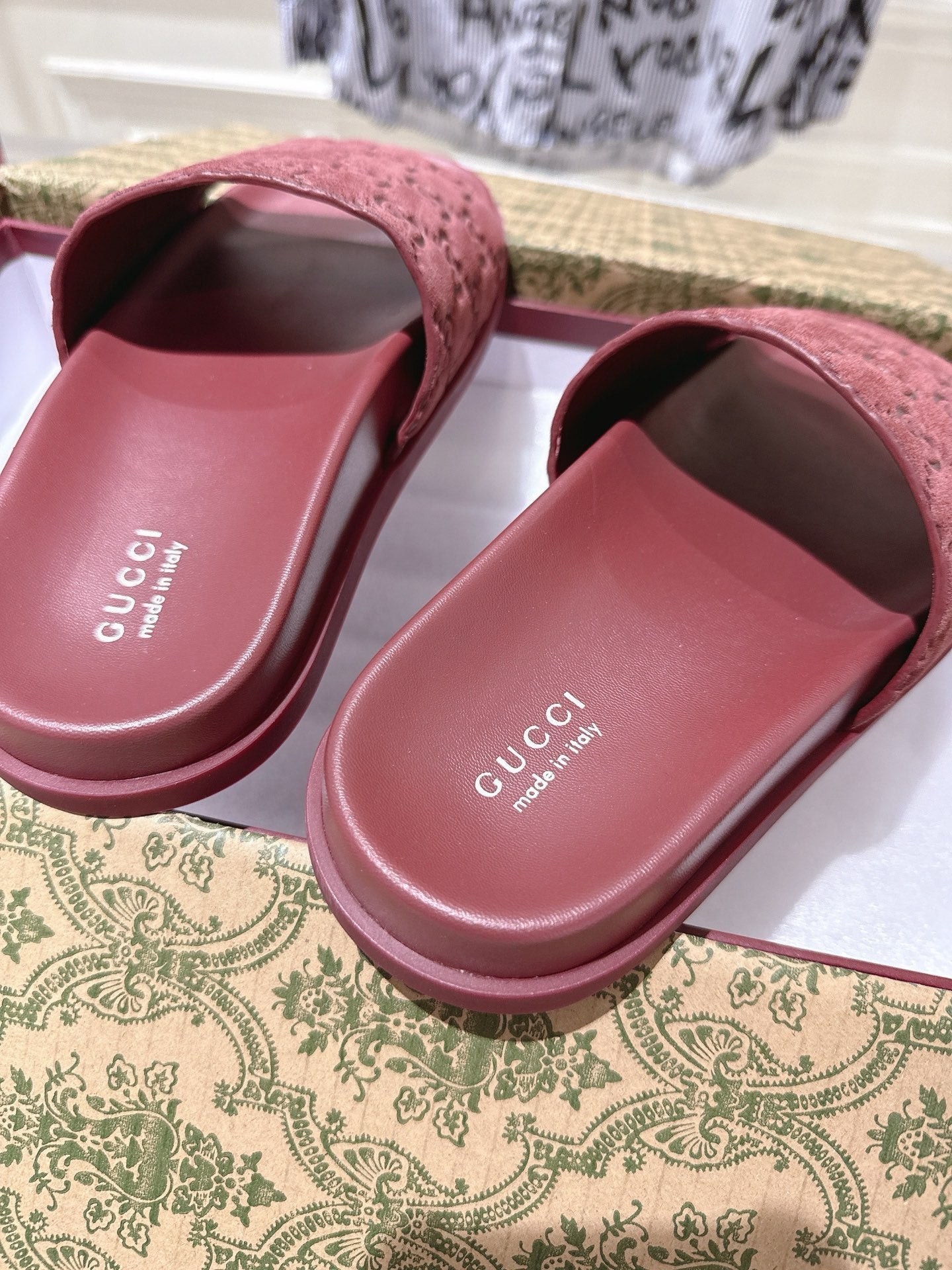 GG SLIDES IN RED SUEDE WITH EMBOSSED LOGO STYLE 3 - 36