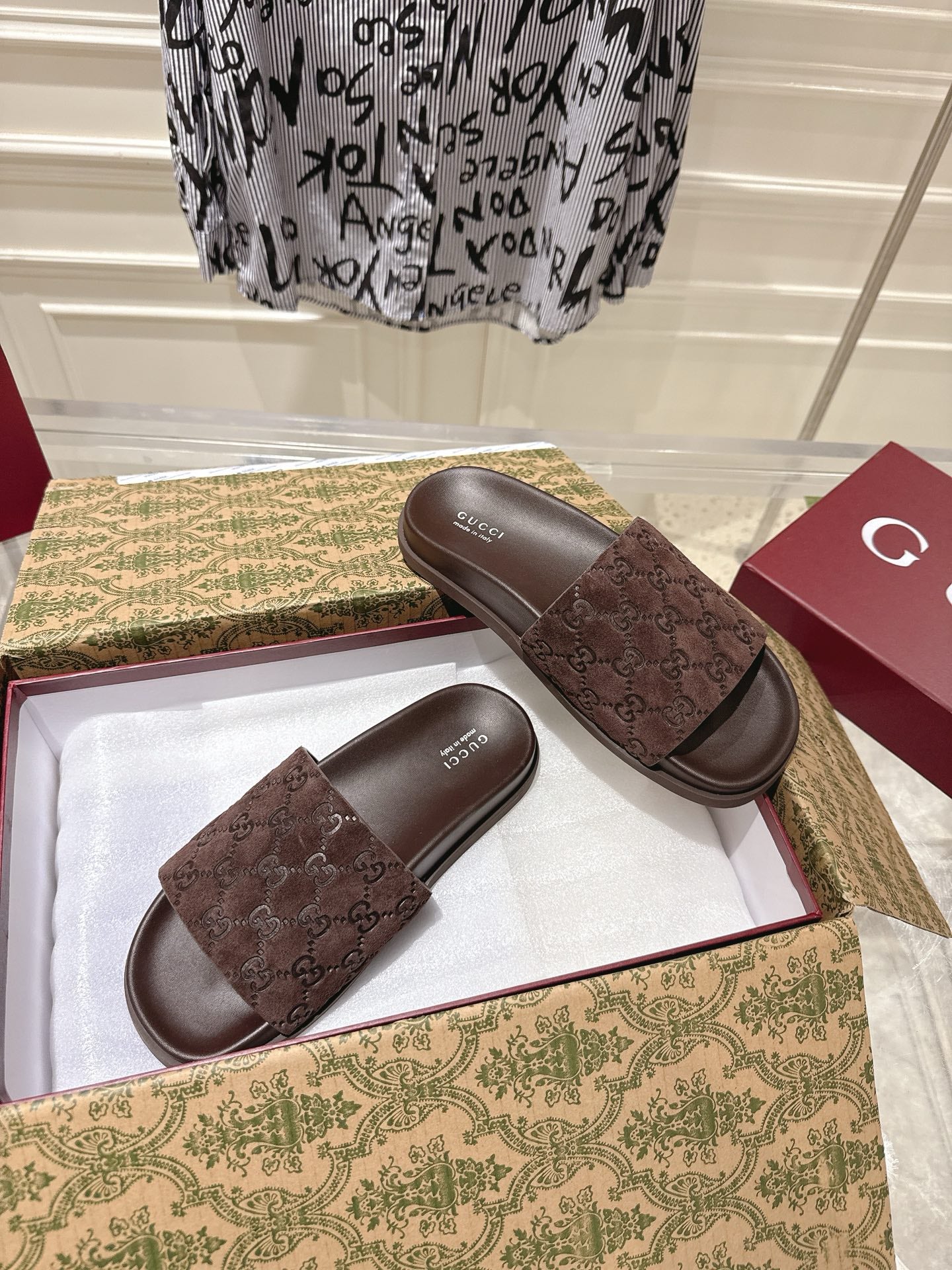 GG SLIDES IN DARK BROWN SUEDE WITH EMBOSSED LOGO STYLE 1 - 36