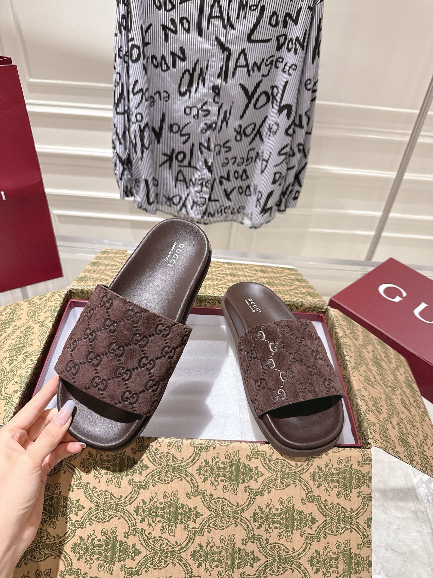 GG SLIDES IN DARK BROWN SUEDE WITH EMBOSSED LOGO STYLE 1 - 36